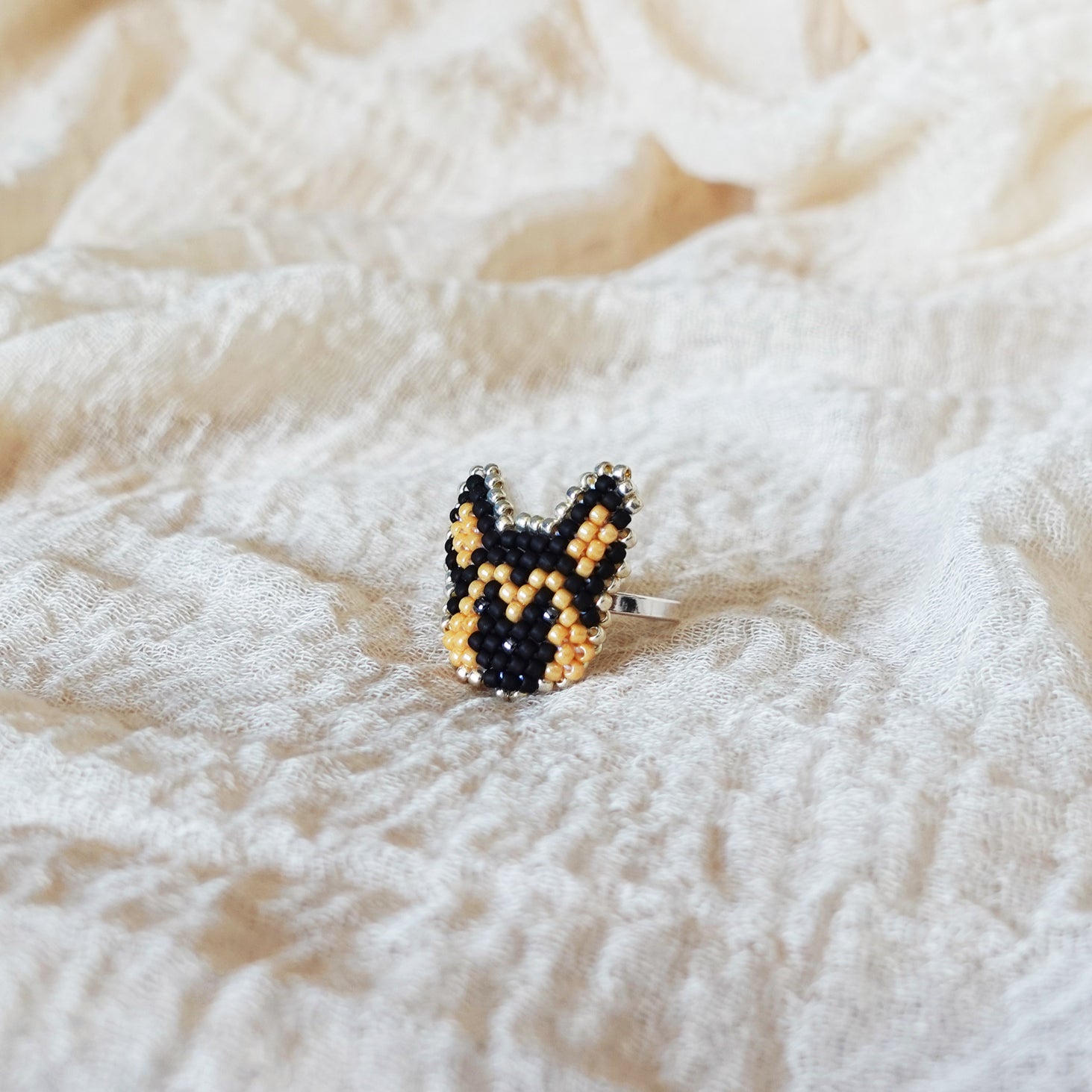 German Shepherd Ring Right