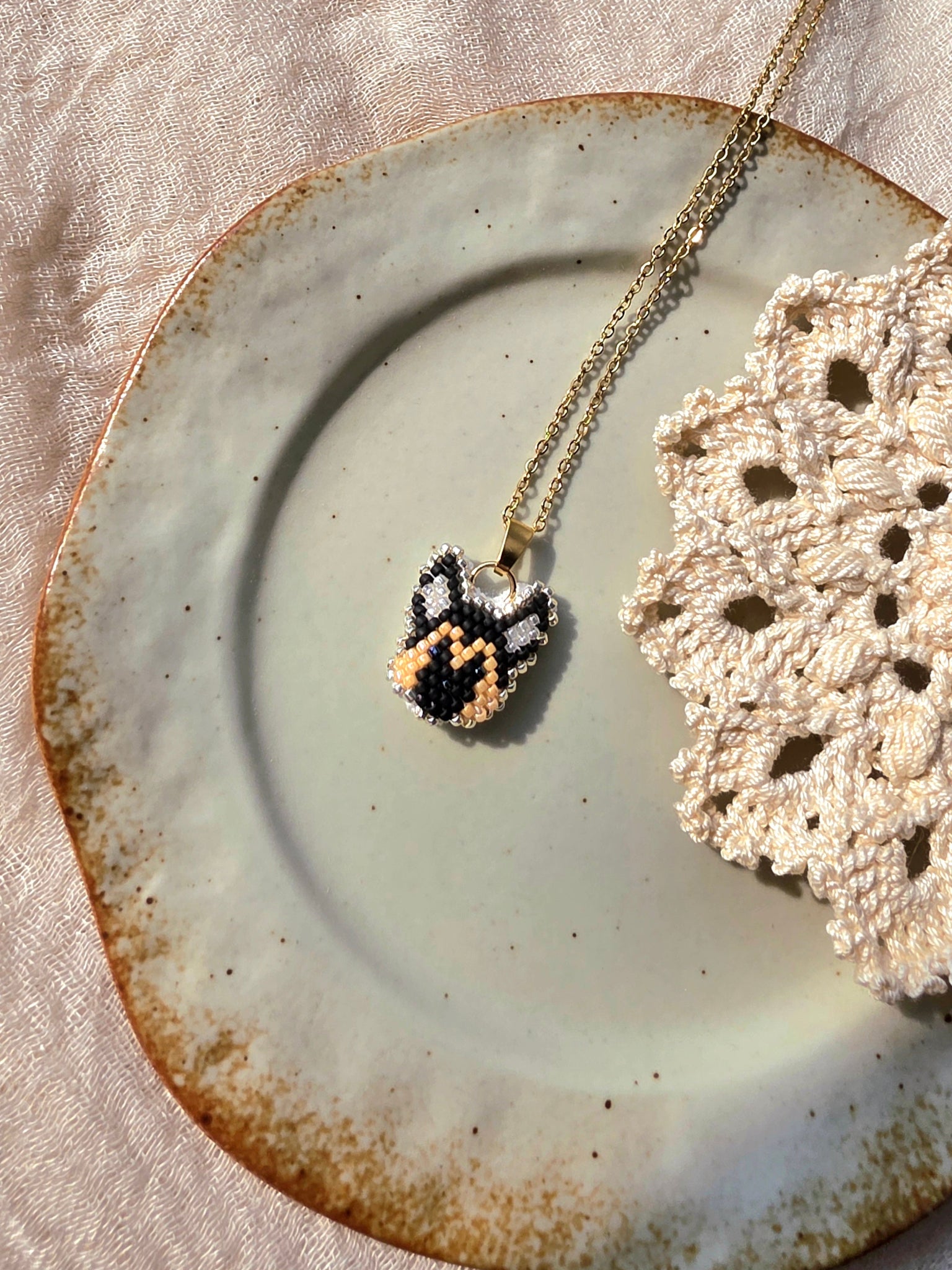 German_Shepherd_Necklace Right