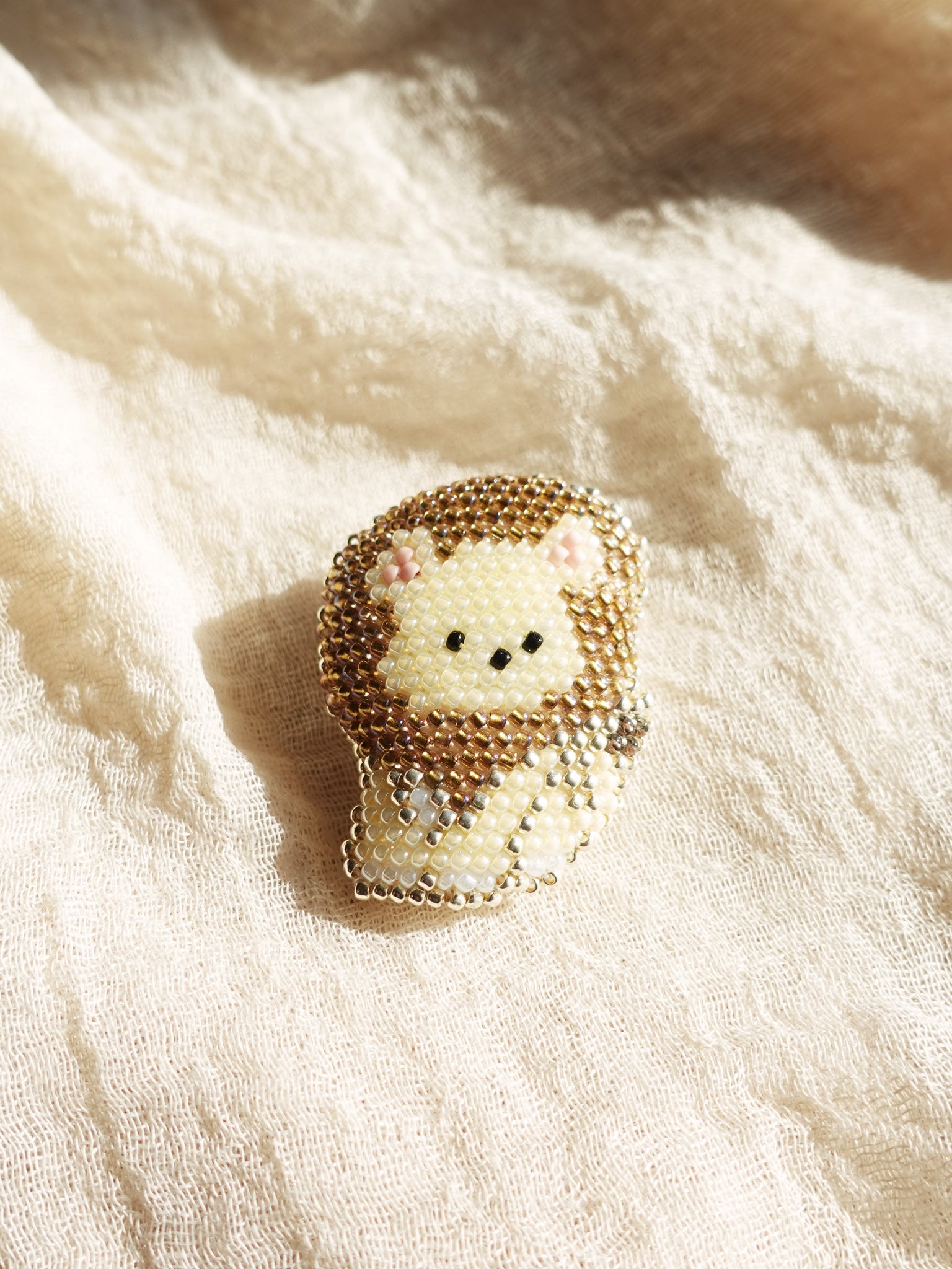 Lion Brooch Pin Right