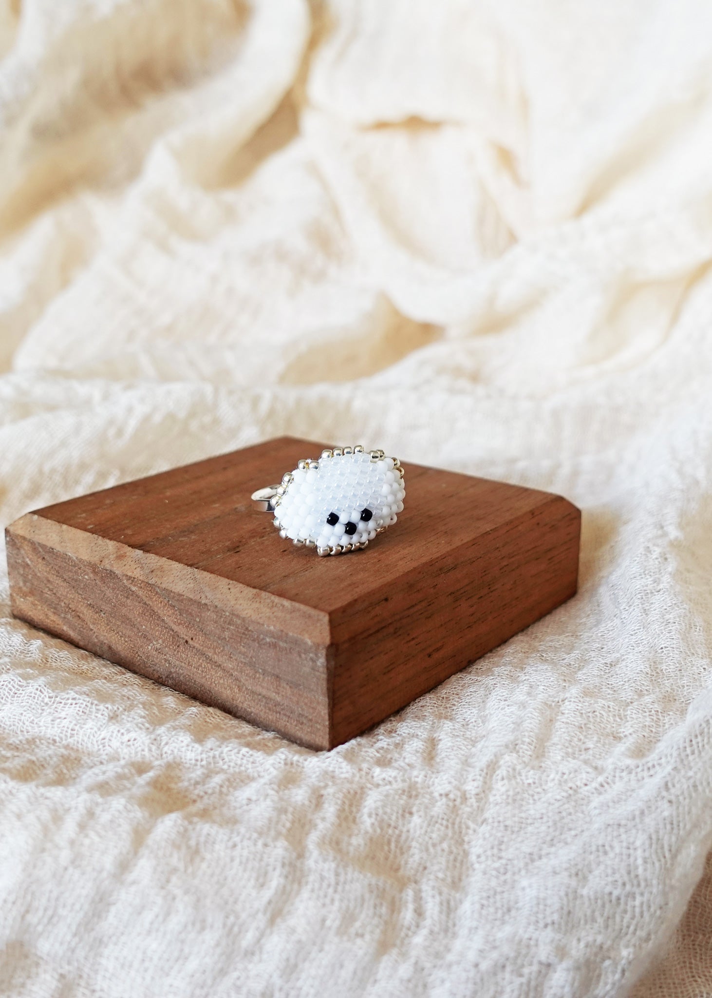 Maltese Ring Display Left