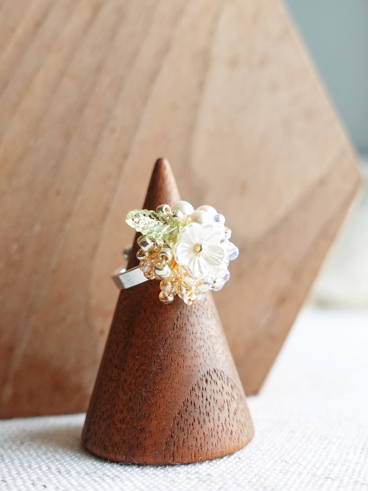 Marigold Ring in Champagne Side