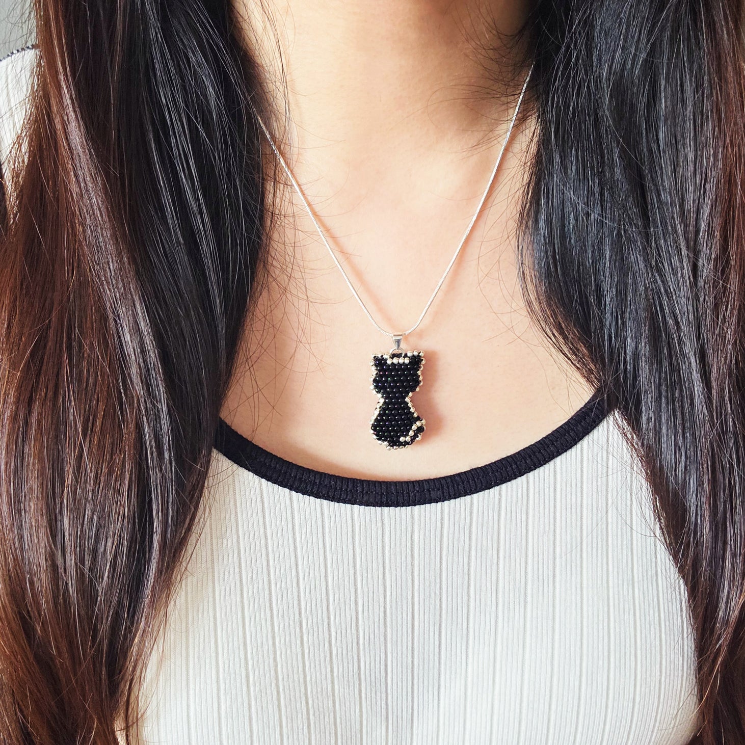 Midnight Cat Necklace Model