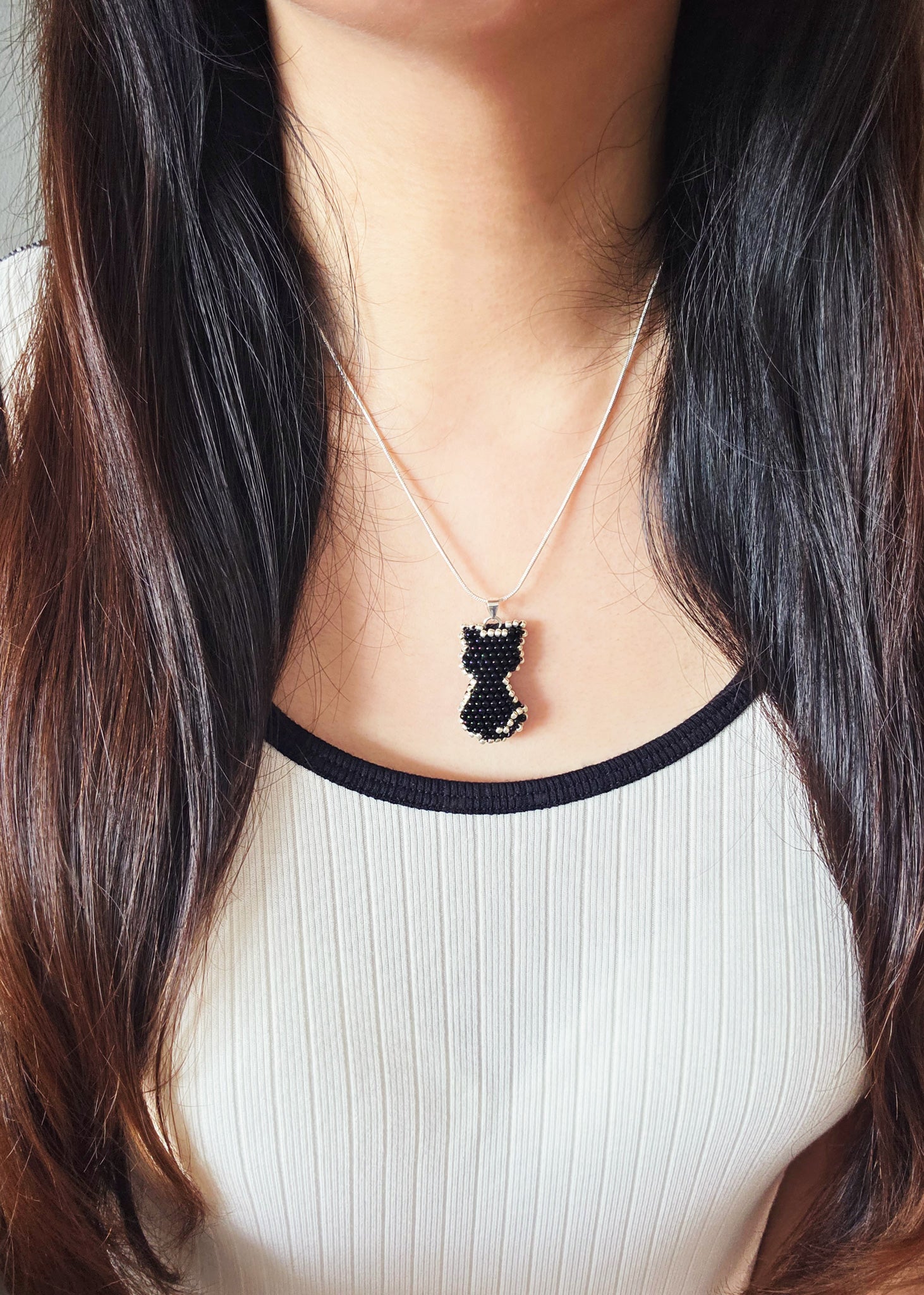 Midnight Cat Necklace Model