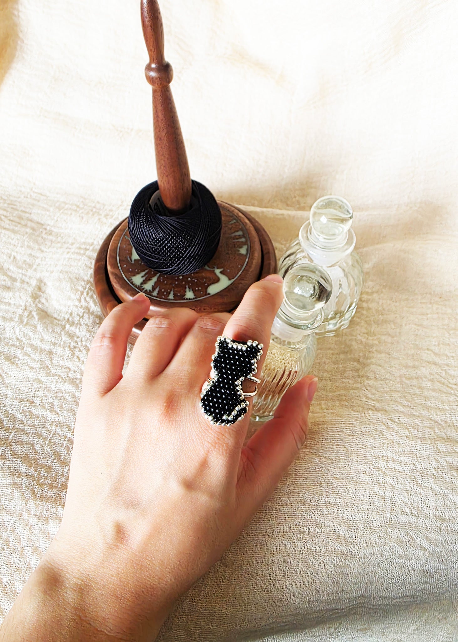 Midnight Cat Ring Hand 1
