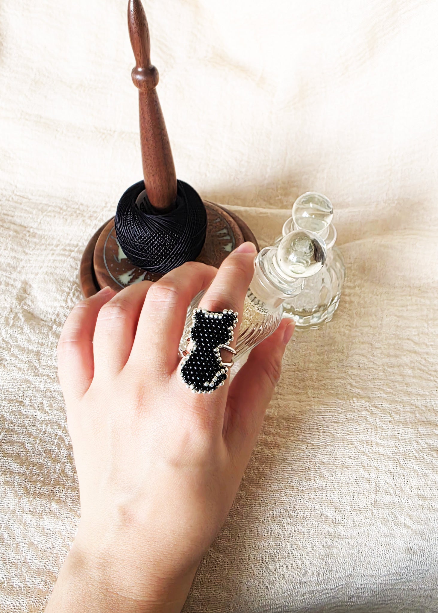 Midnight Cat Ring Hand 2