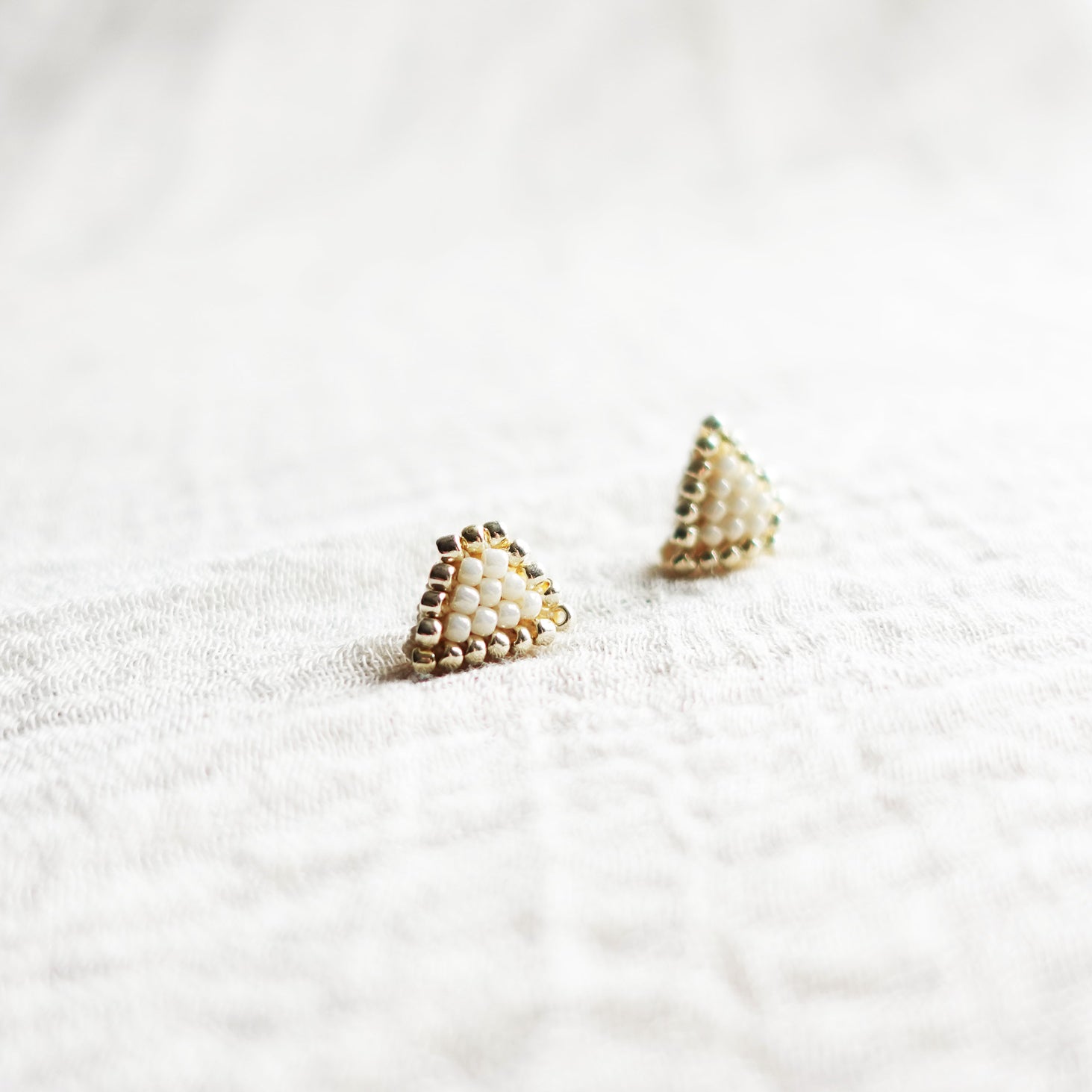 Geometric Studs Palmer Earrings in Pearl White