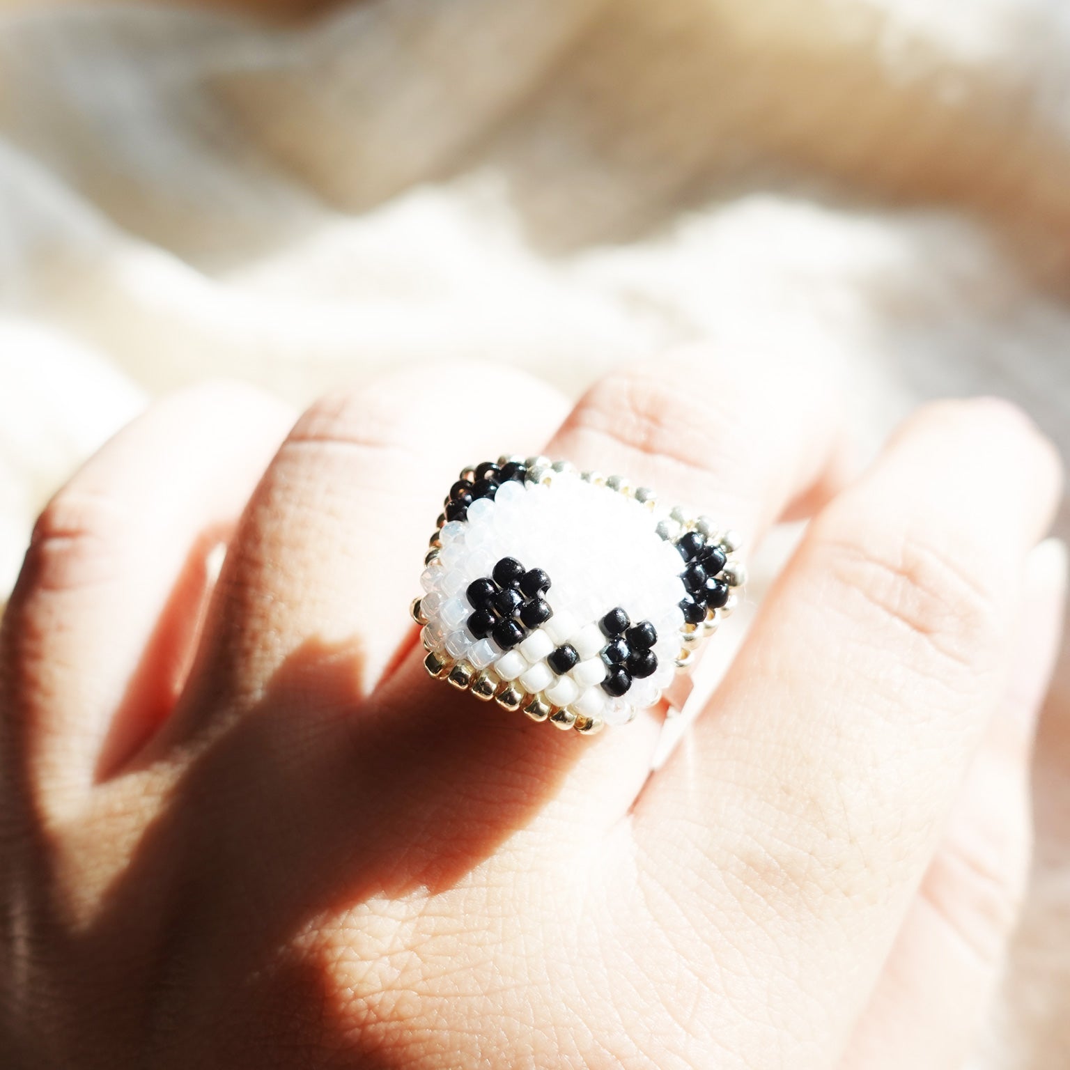Panda Ring Hand