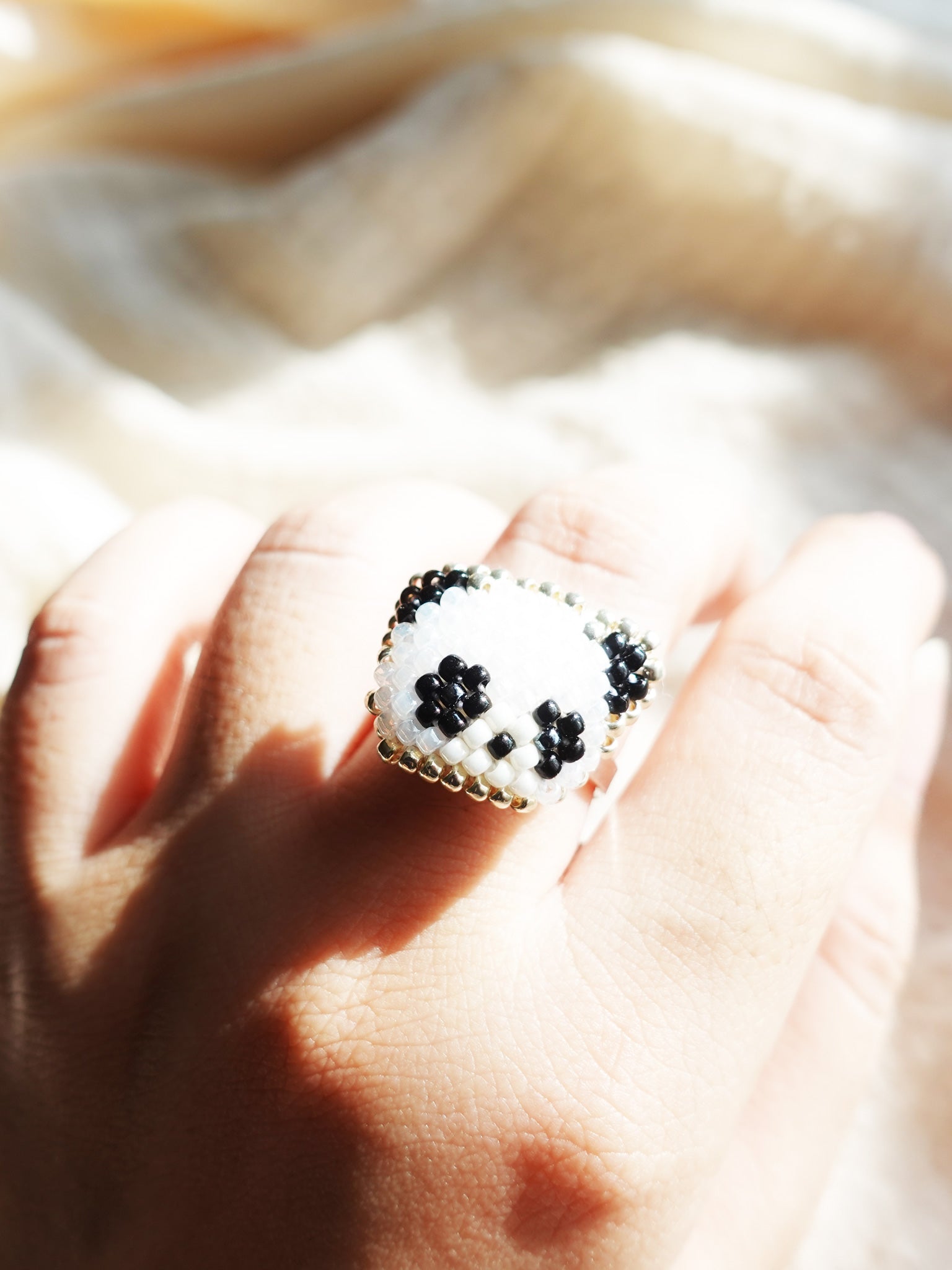 Panda Ring Hand