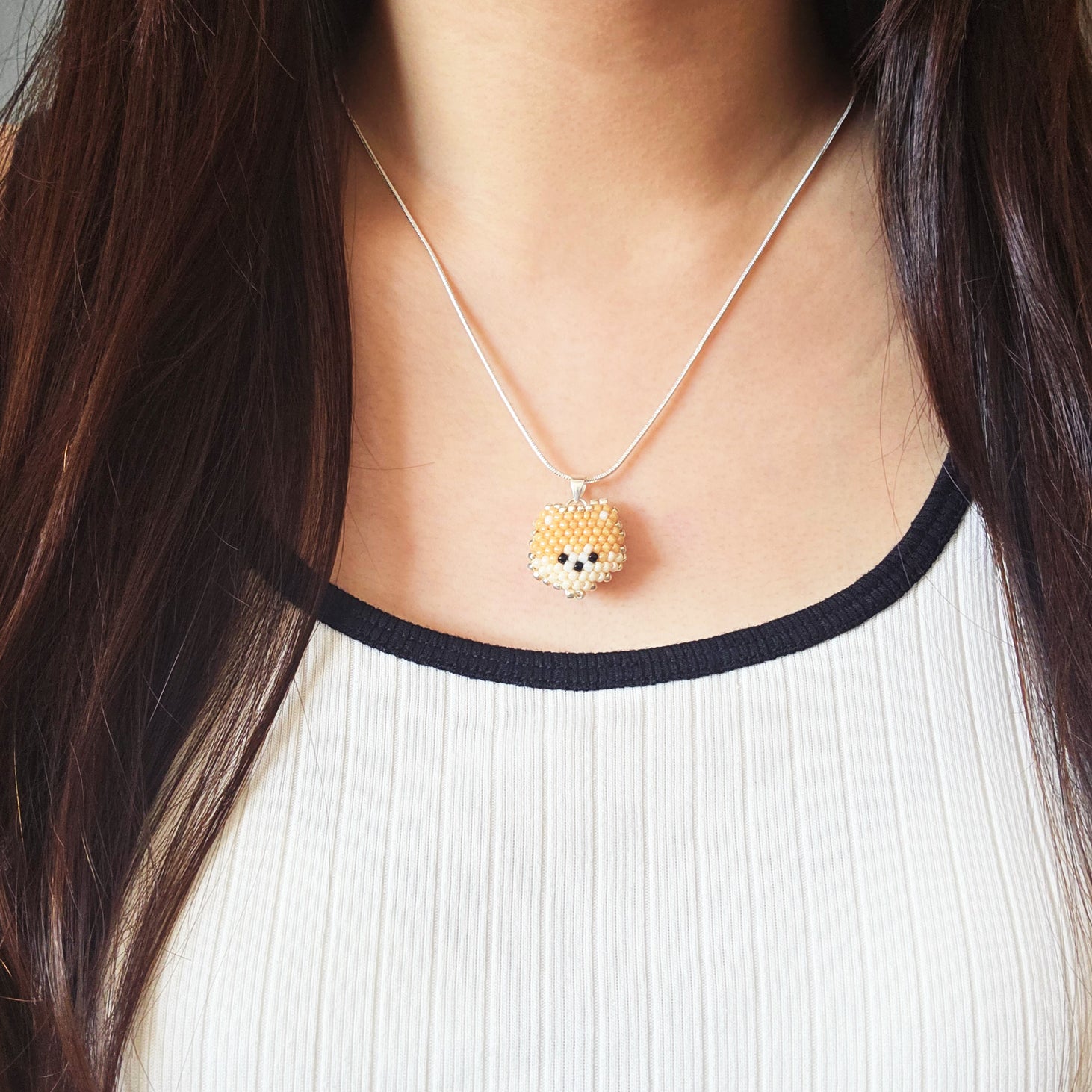 Pomeranian Necklace Model