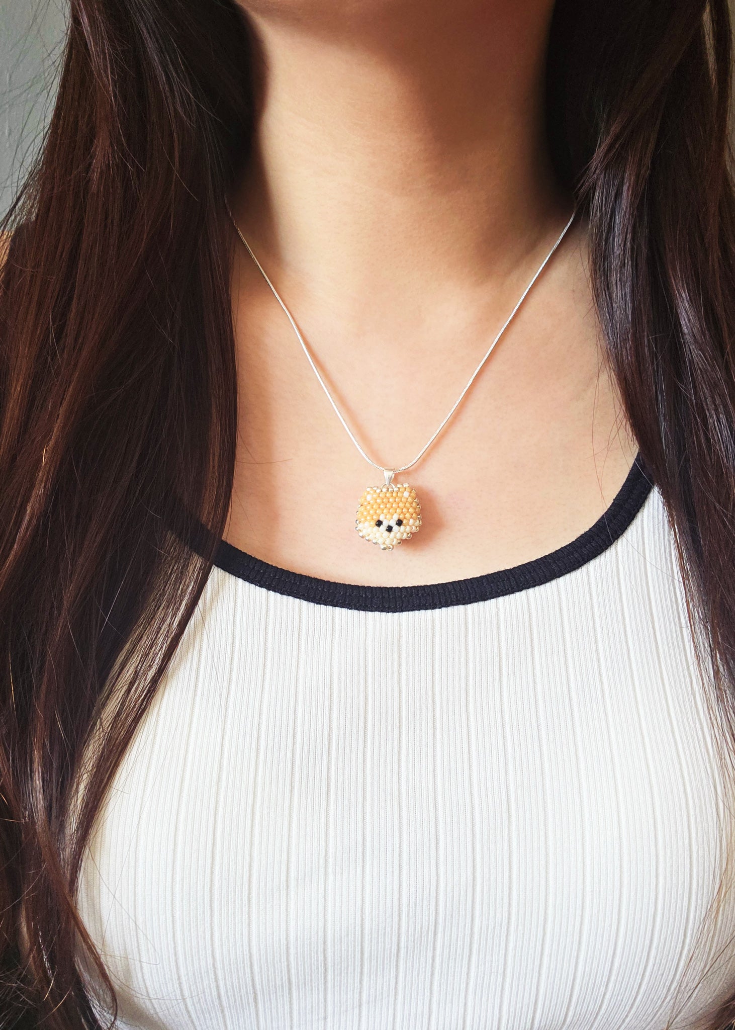 Pomeranian Necklace Model