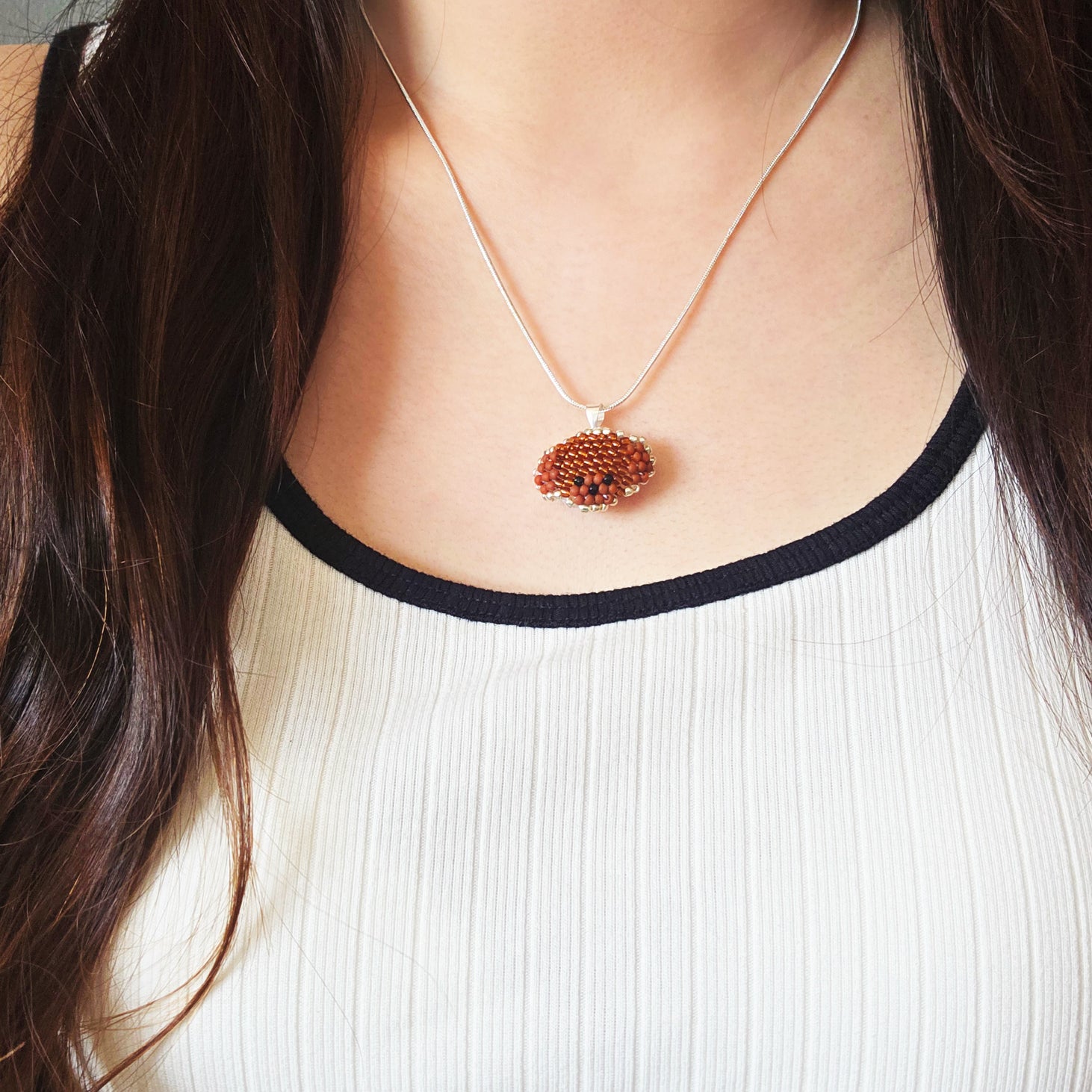 Poodle Necklace in Brown Model