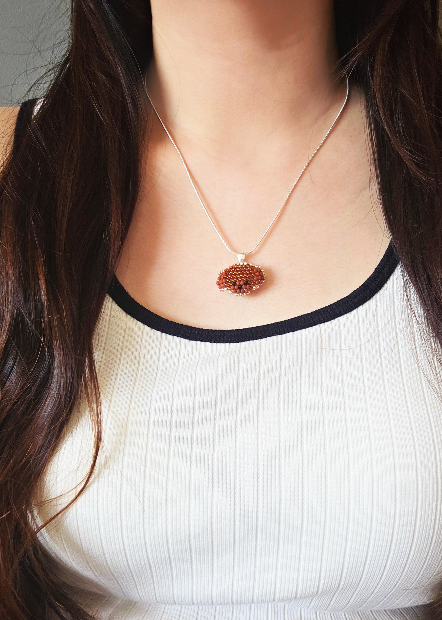 Poodle Necklace in Brown Model