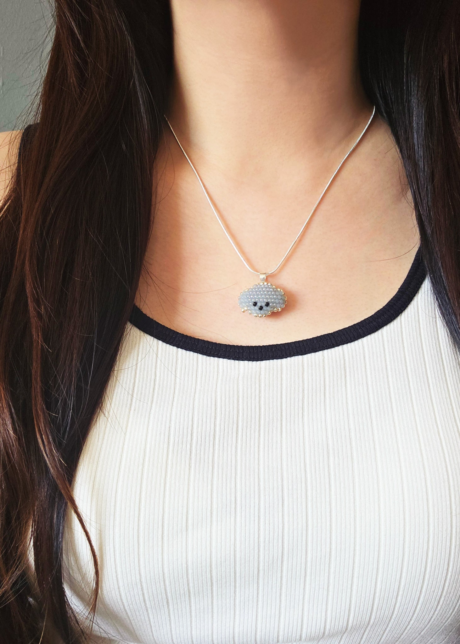 Poodle Necklace in Grey Model