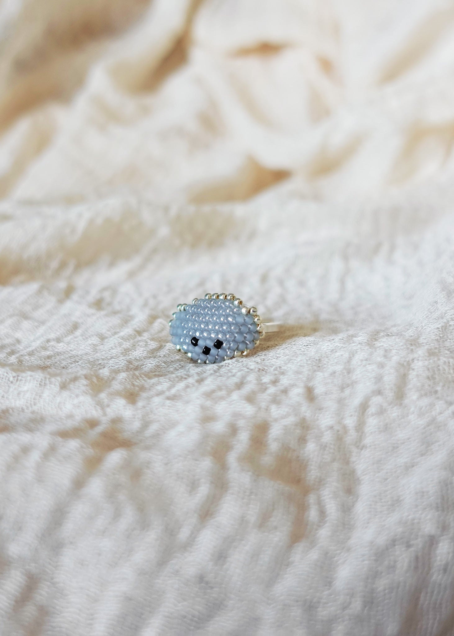 Poodle Ring in Grey Right