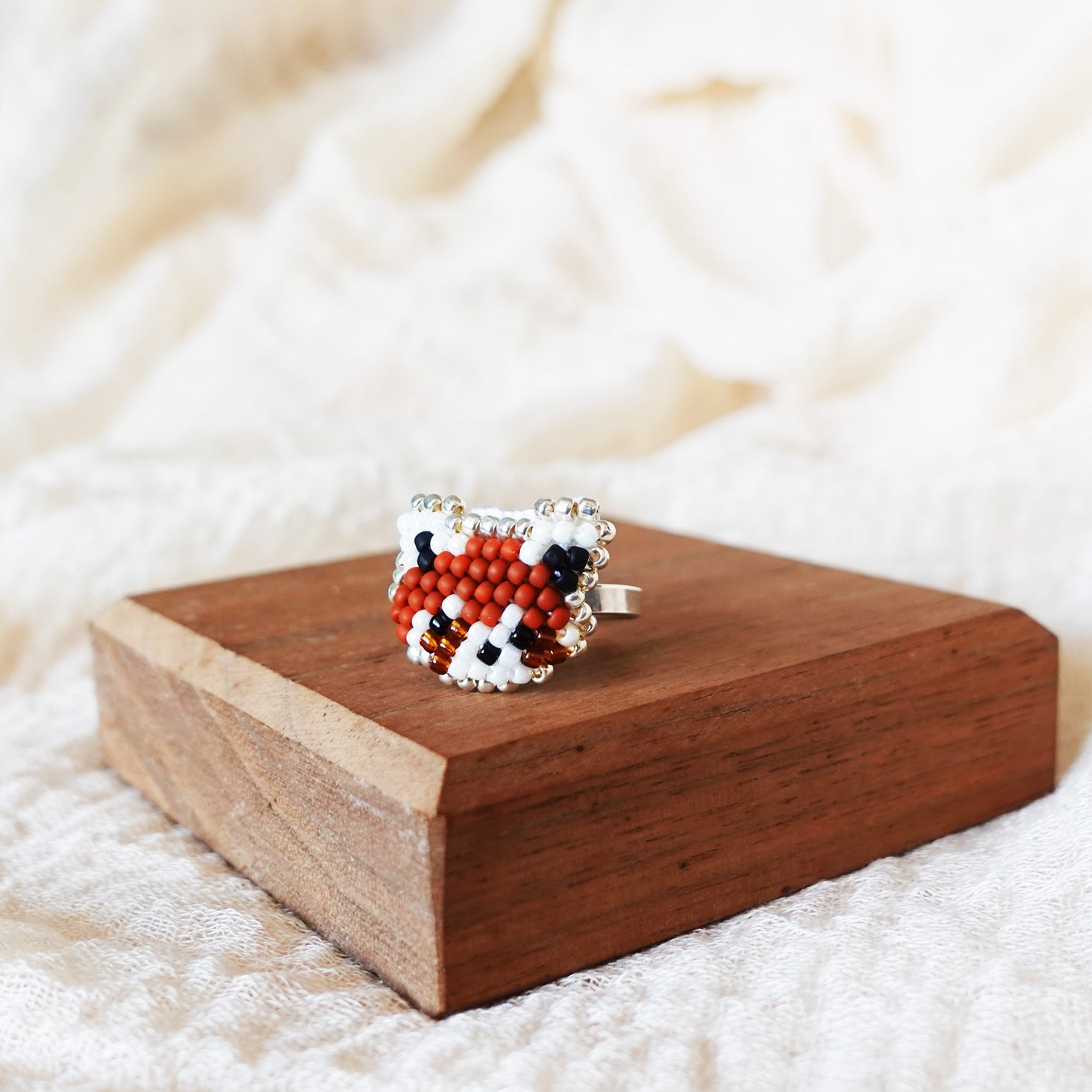 Red Panda Ring Display Front