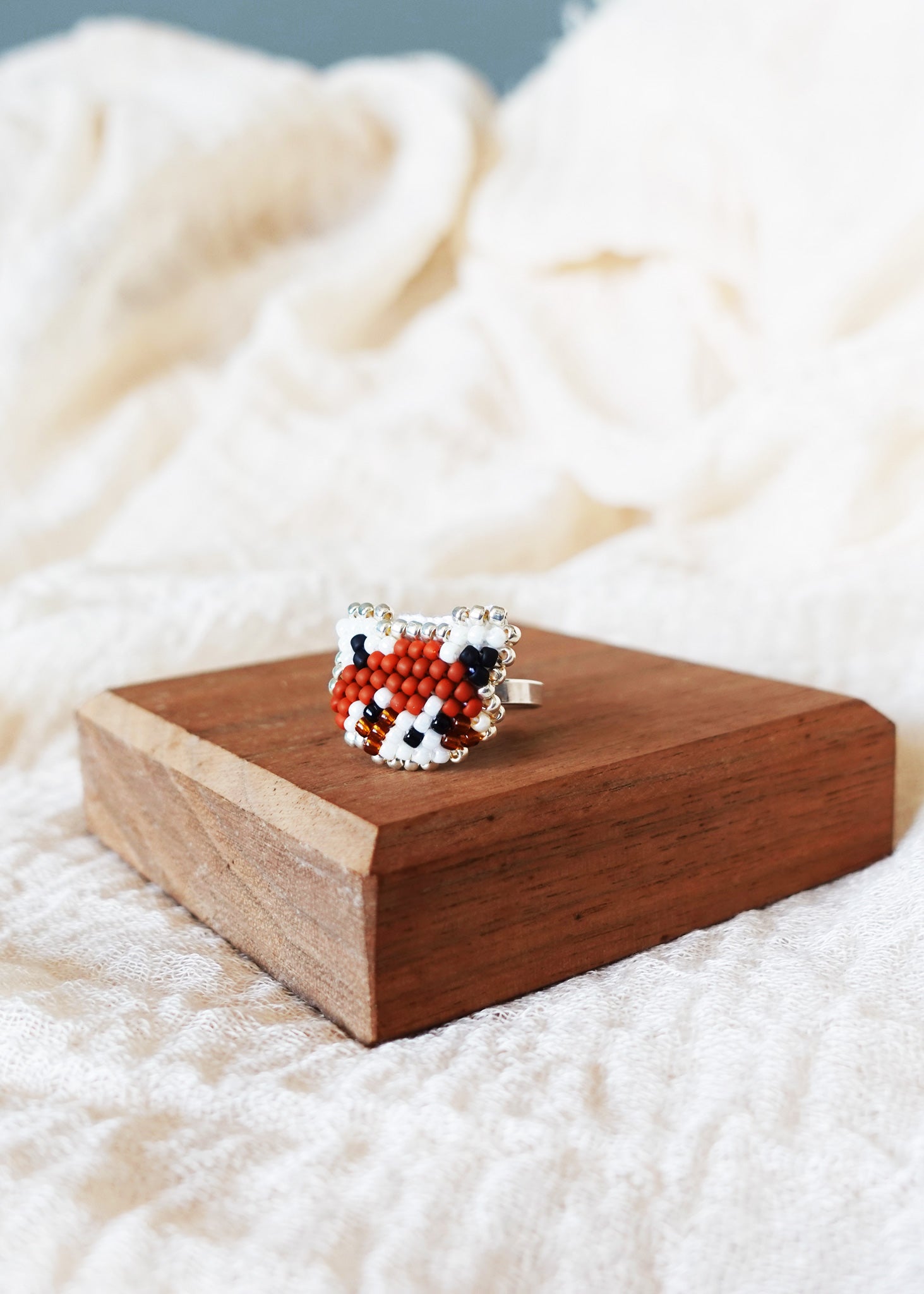 Red Panda Ring Display Front