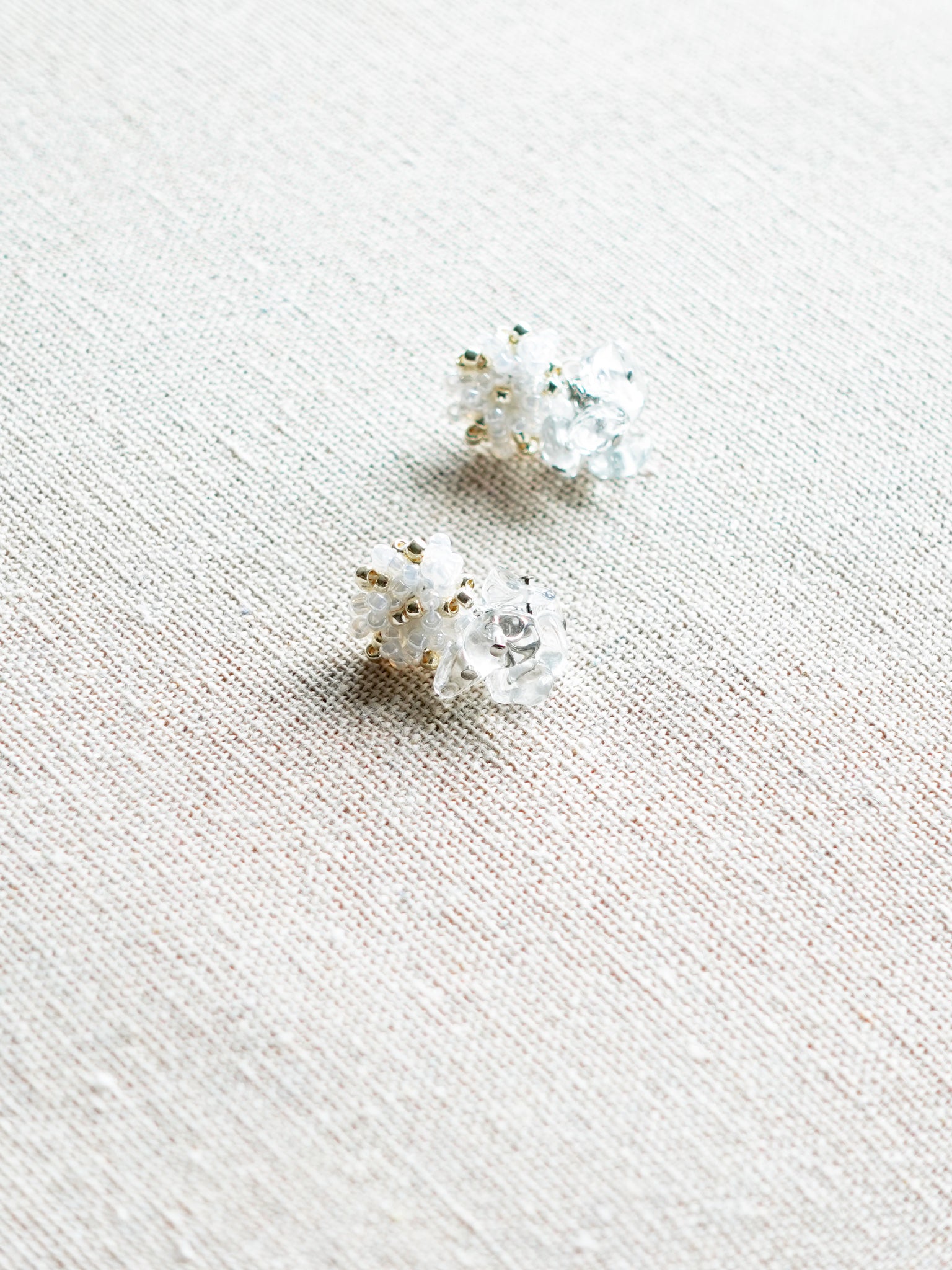 Sereia Quartz Earrings in White Side