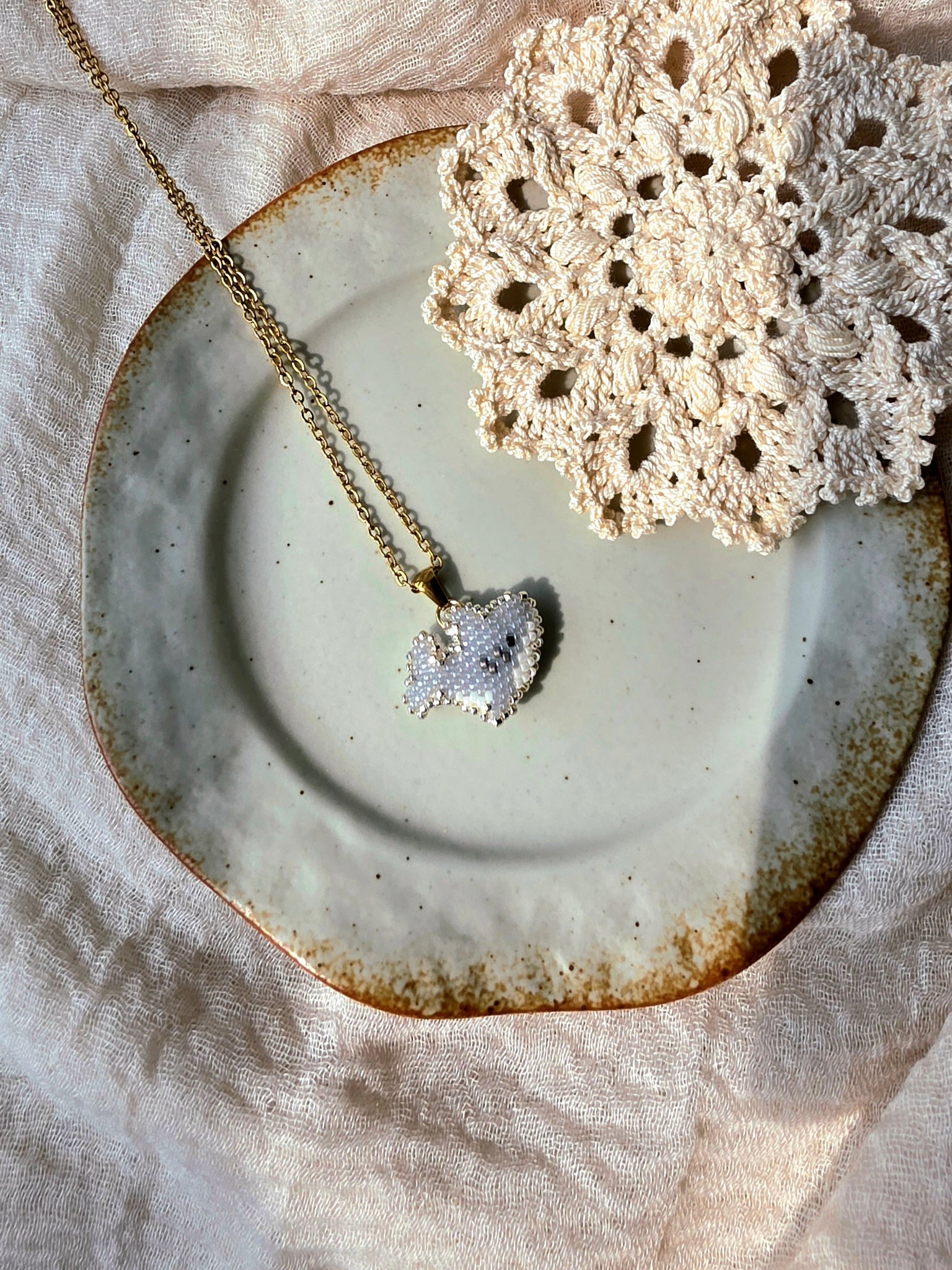 Shark necklace left