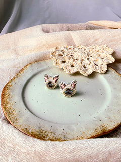 Siamese cat stud earrings front