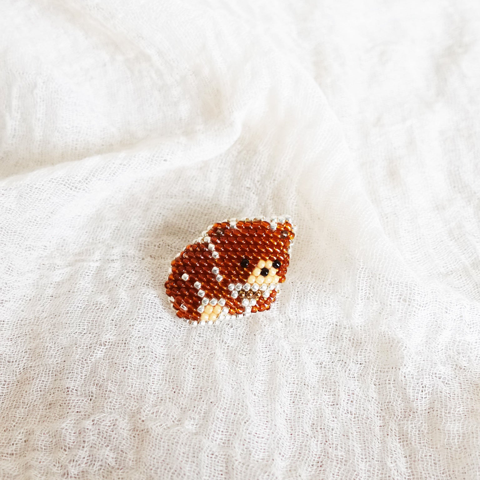 Small Brown Bear Loaf Brooch Pin Front