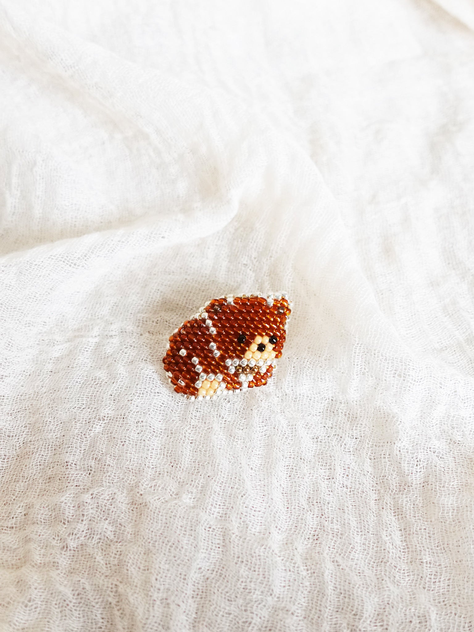 Small Brown Bear Loaf Brooch Pin Front