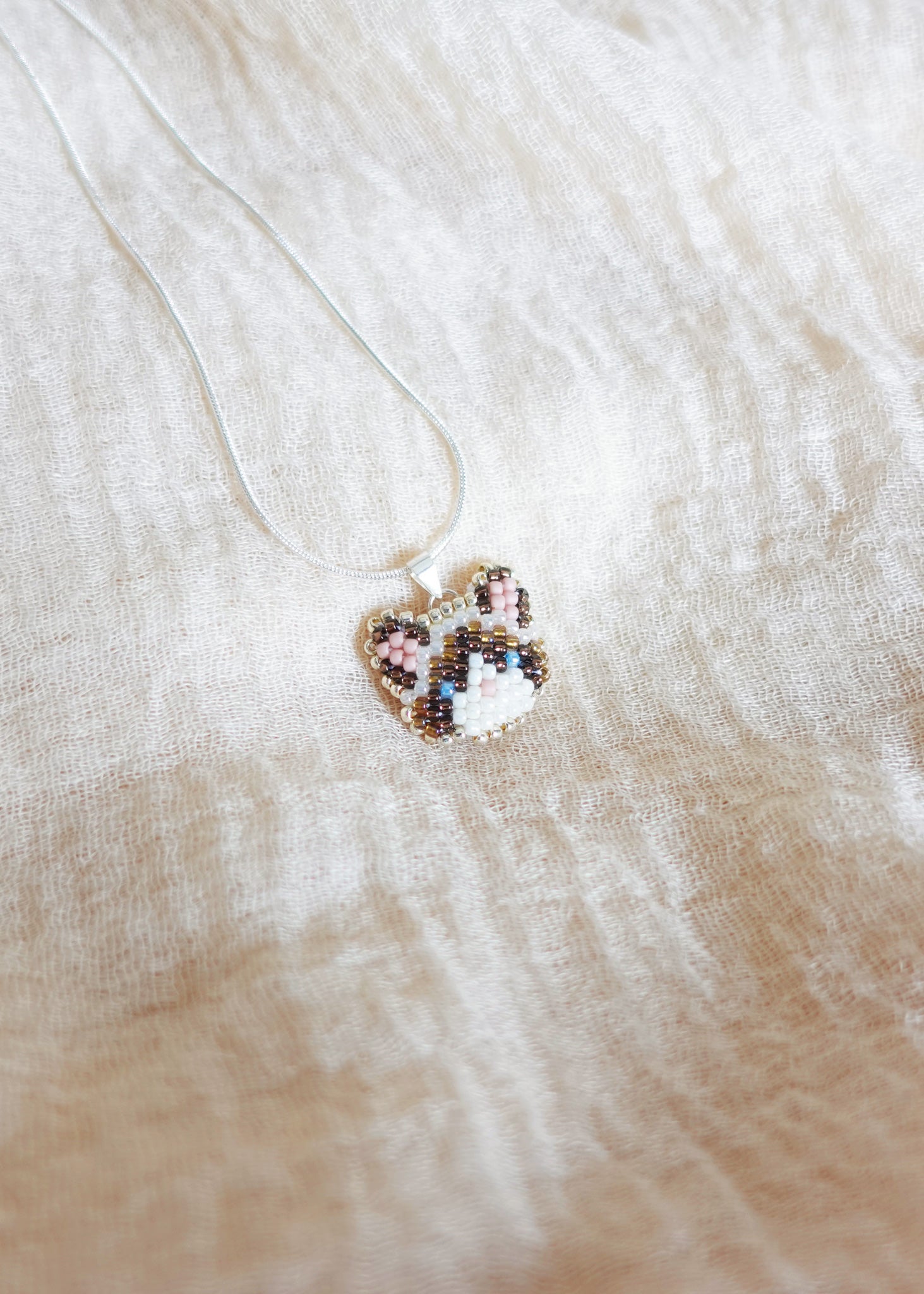Snowshoe Cat Necklace Left