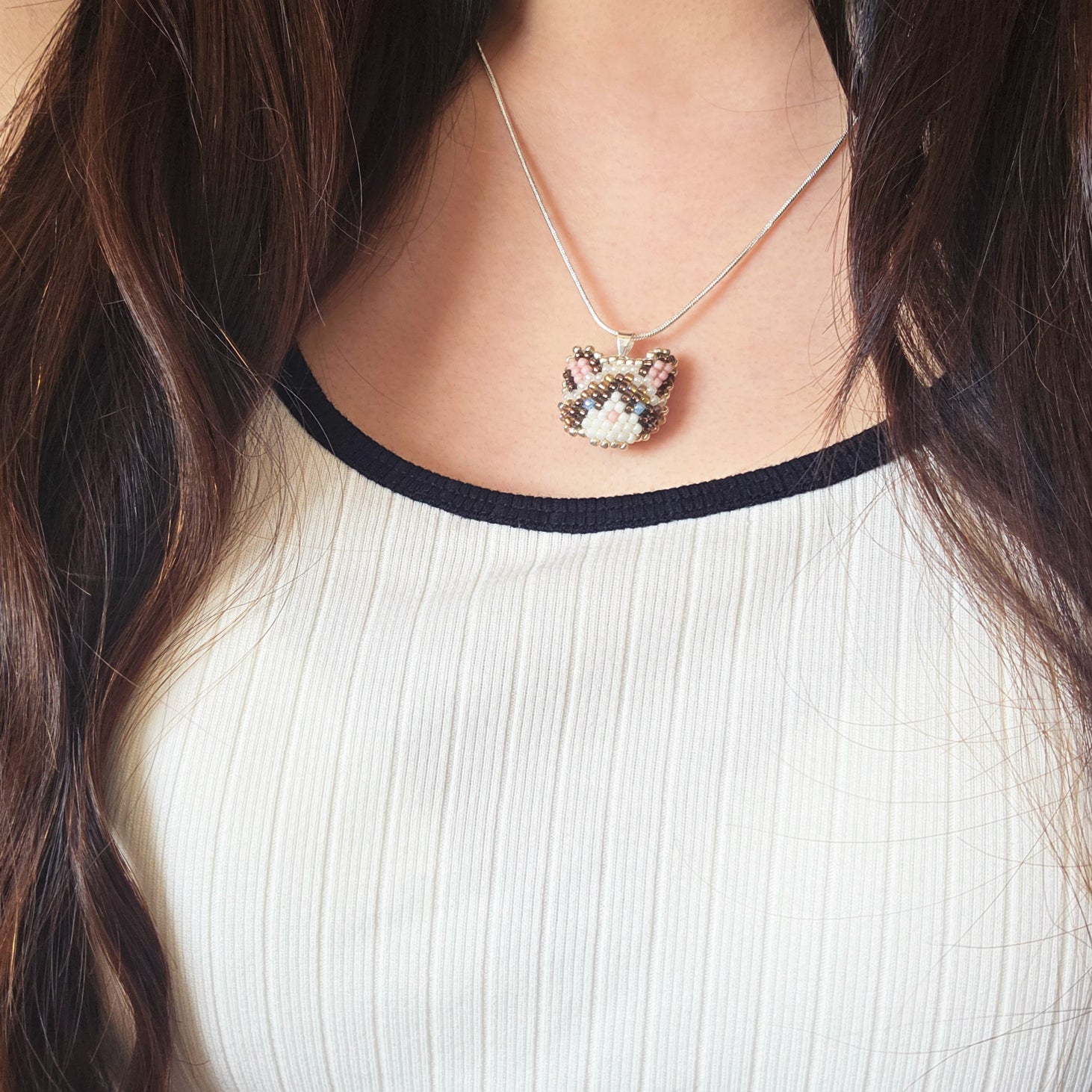 Snowshoe Cat Necklace Model