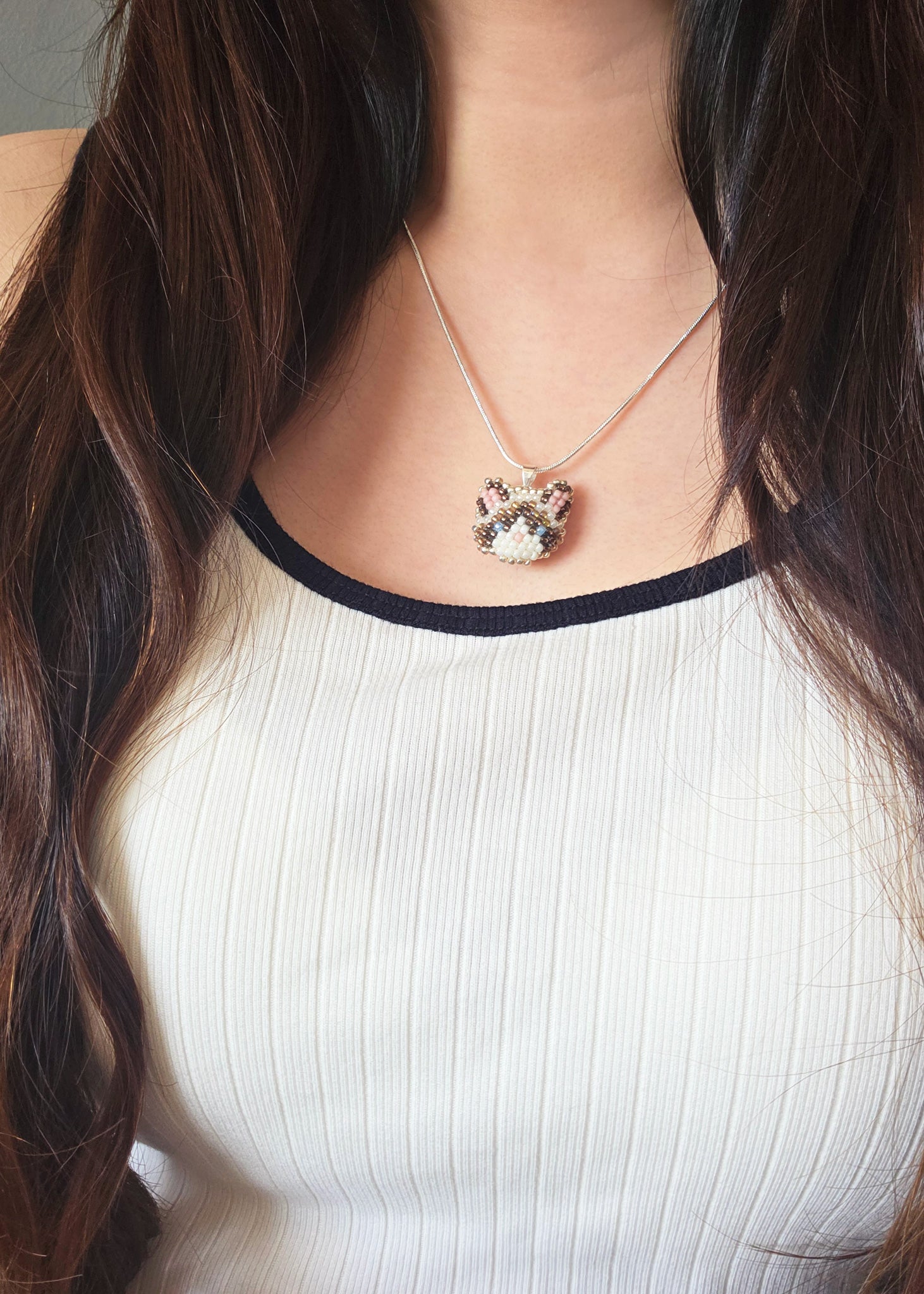 Snowshoe Cat Necklace Model