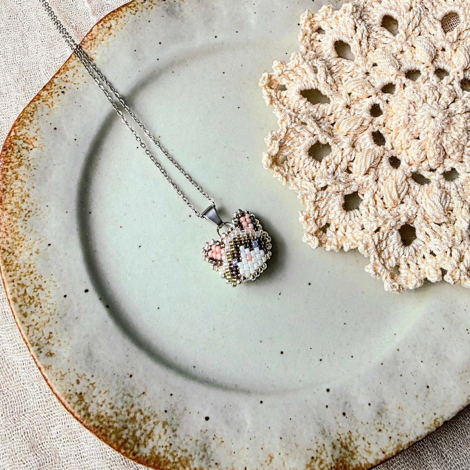 Snowshoe cat necklace in stainless steel