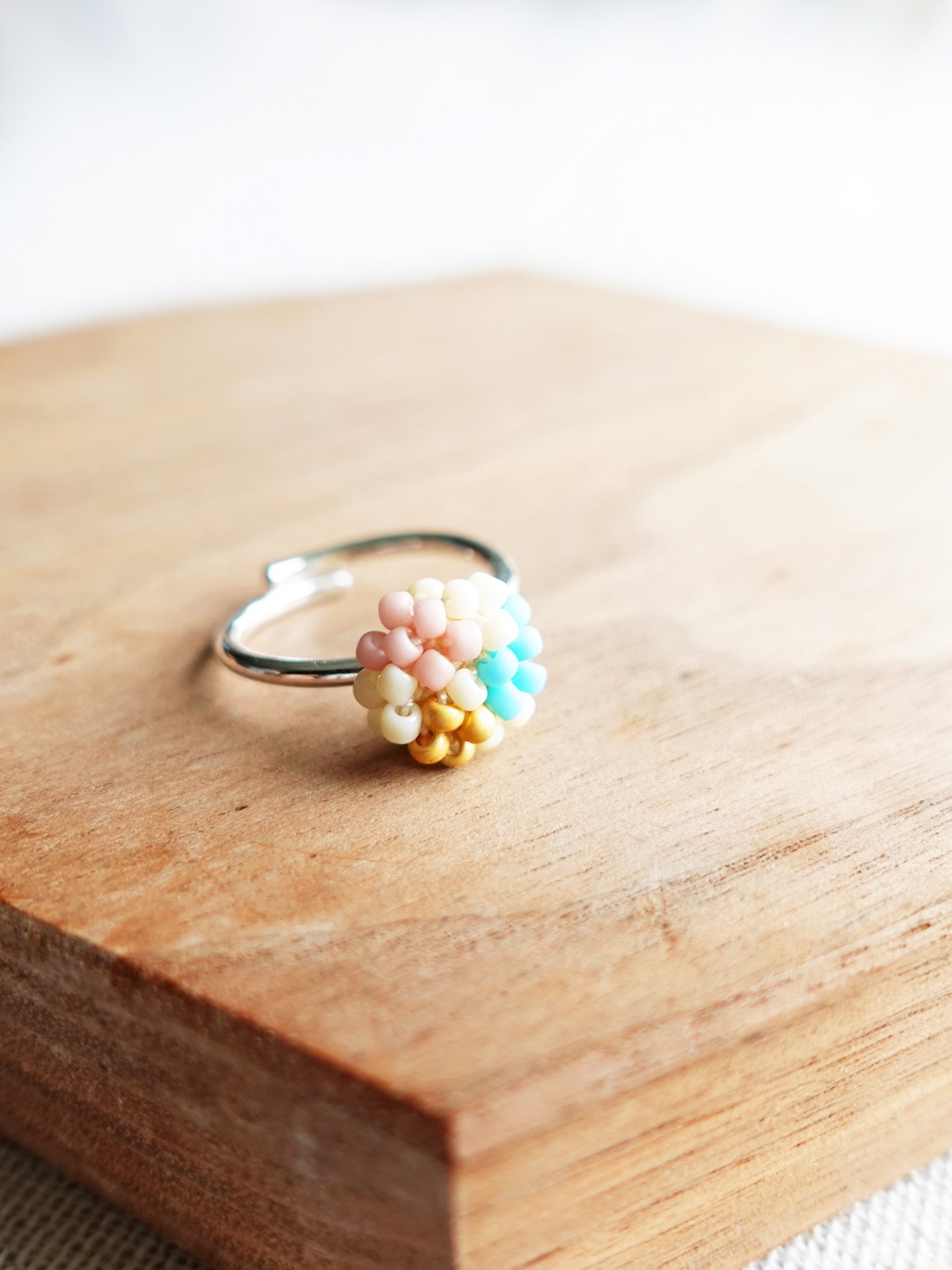 Triana Slim Ring in Pastel Left