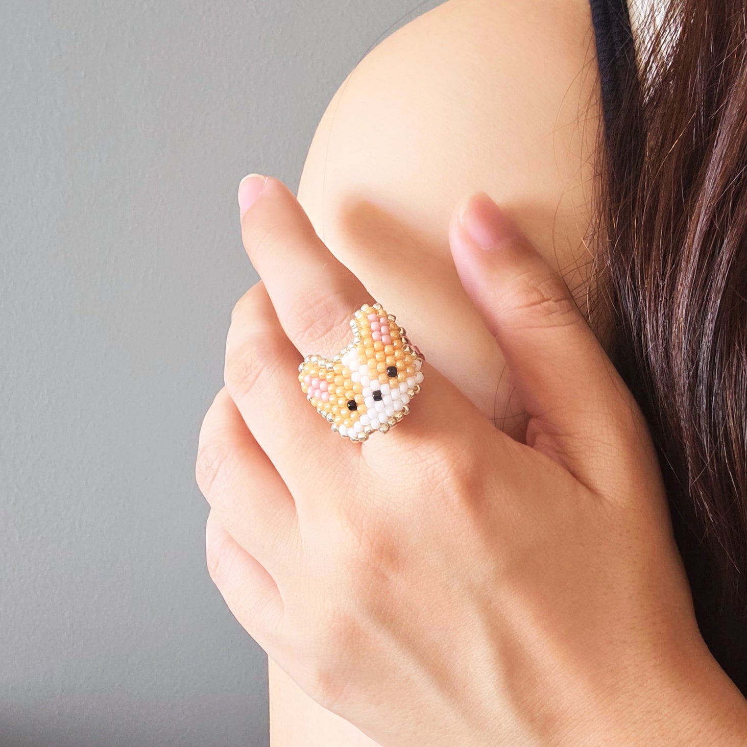 Welsh Corgi Ring Model Close
