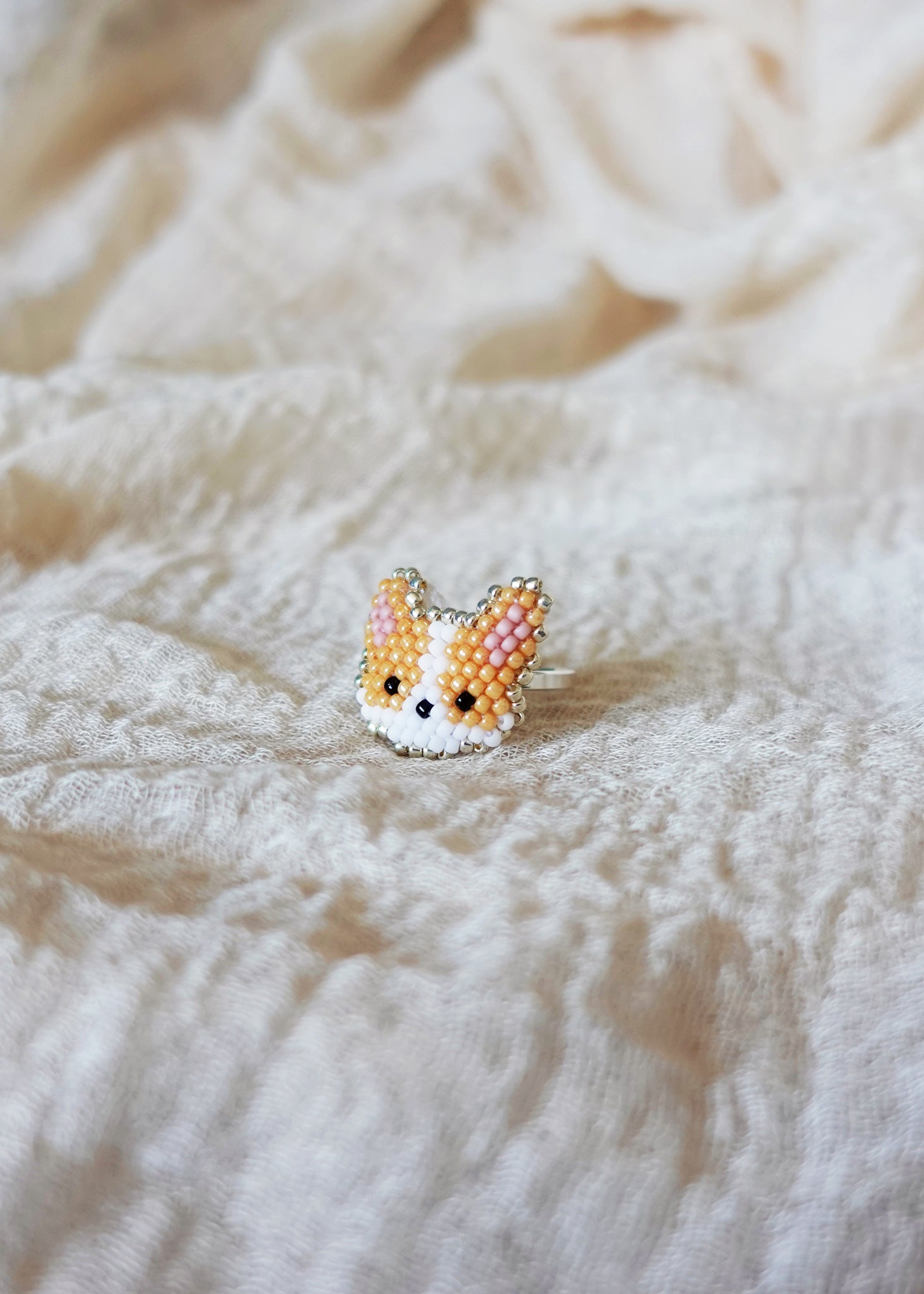 Welsh Corgi Ring Right