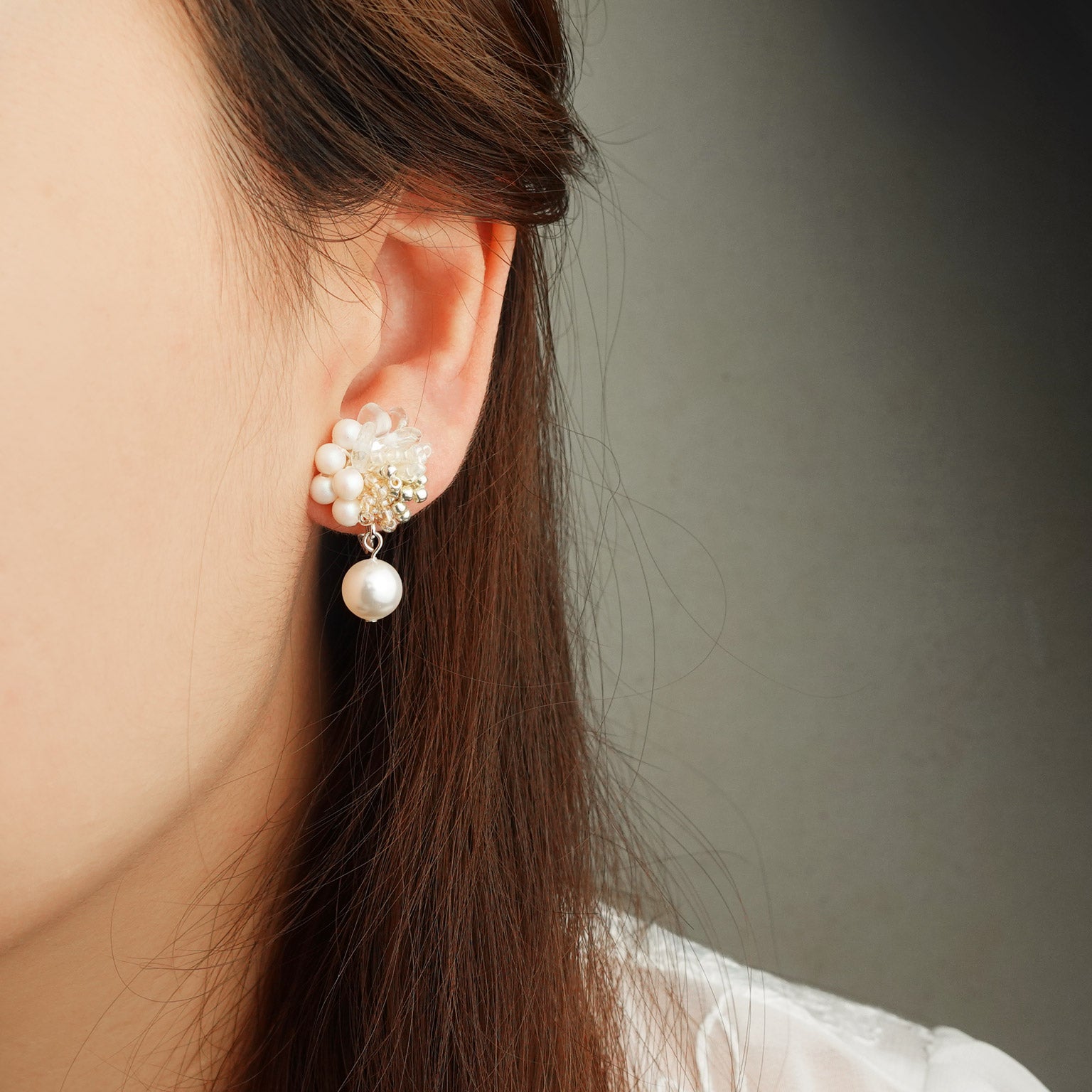 Anastasia Mariota Clip-on Earrings in Ivory Model