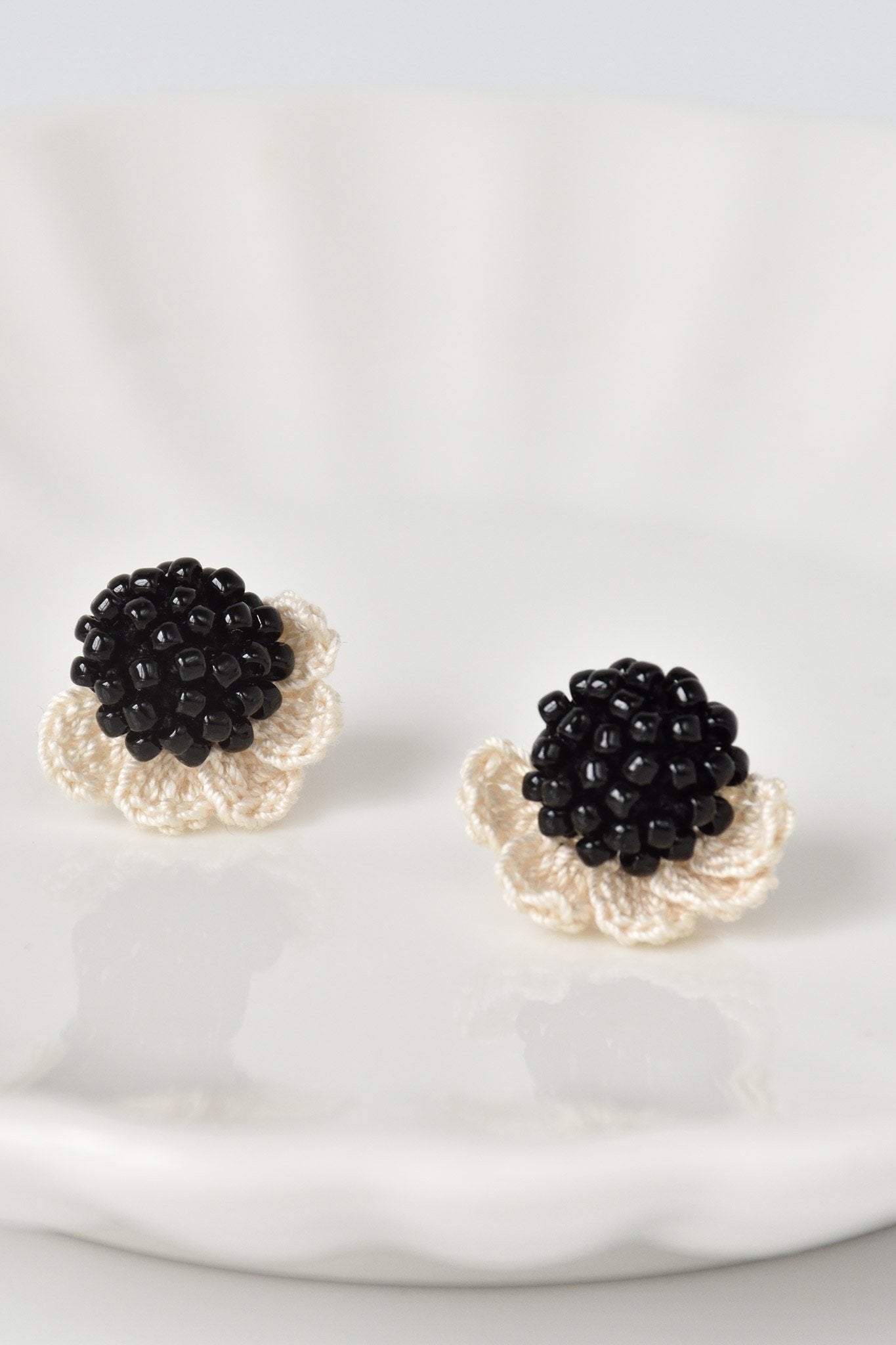 Beads Crochet Coneflower Studs in Black Front