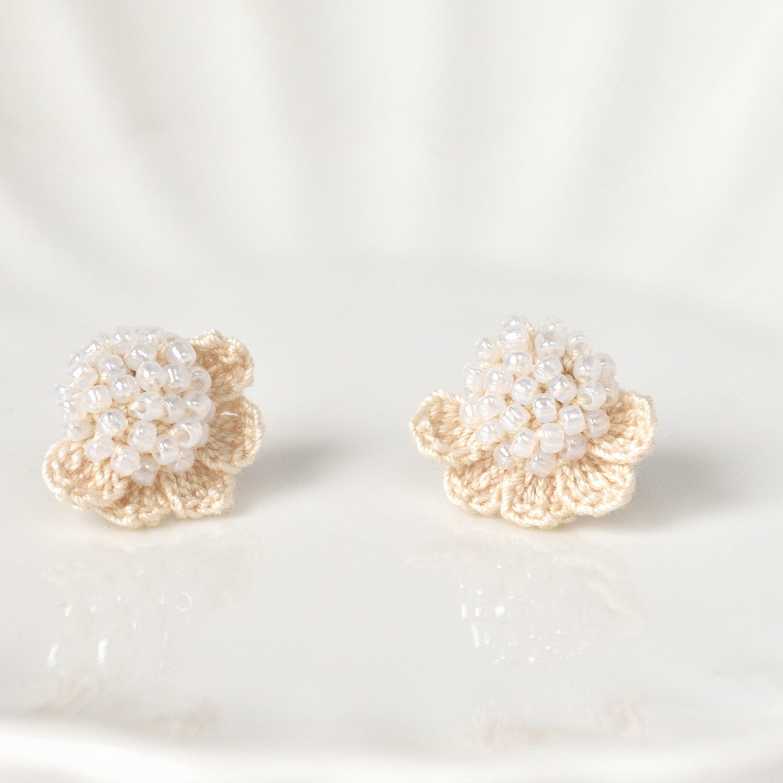 Beads Crochet Coneflower Studs in White Front