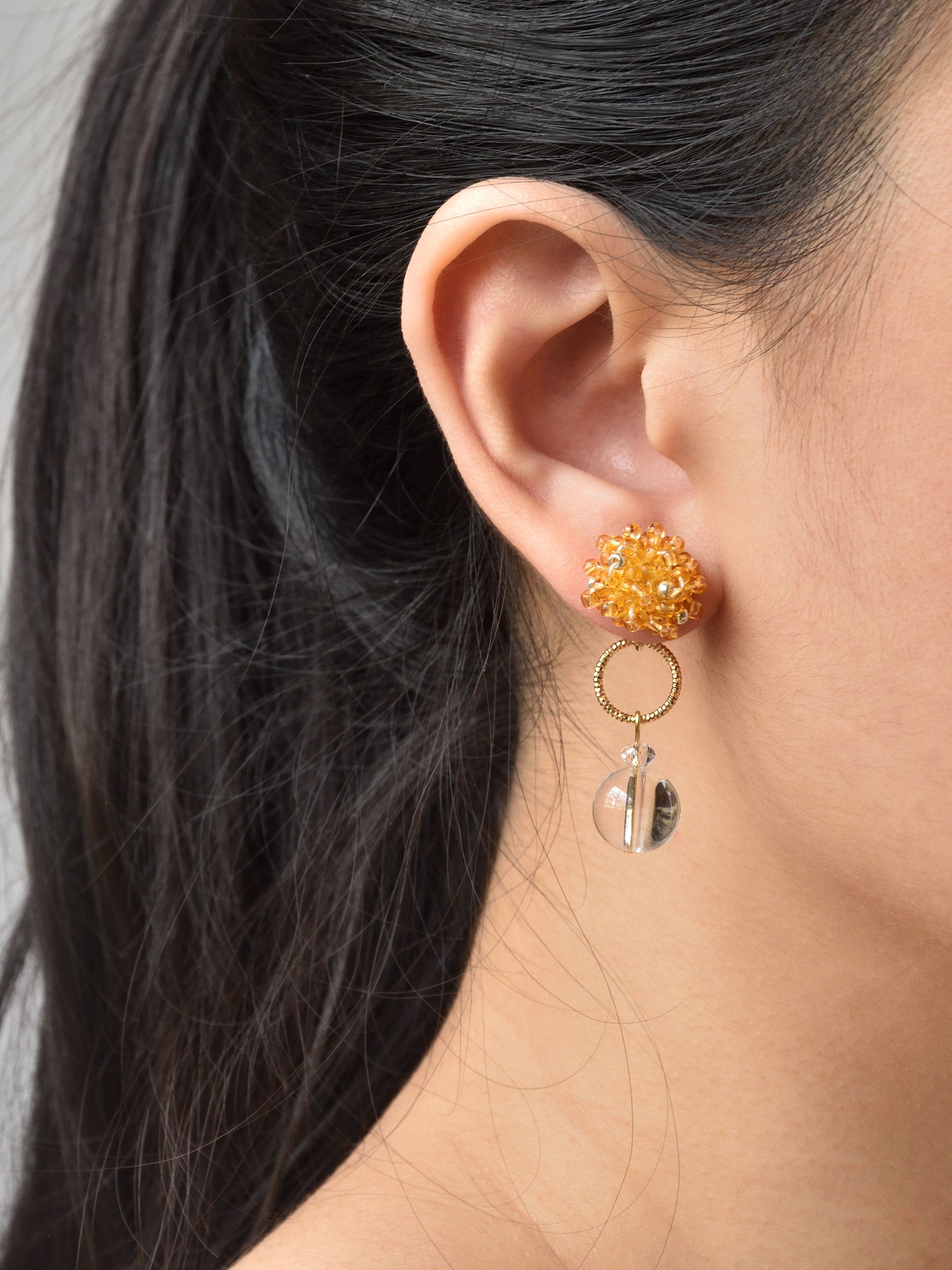 Cleon Quartz Dangle Earrings in Topaz Model 1