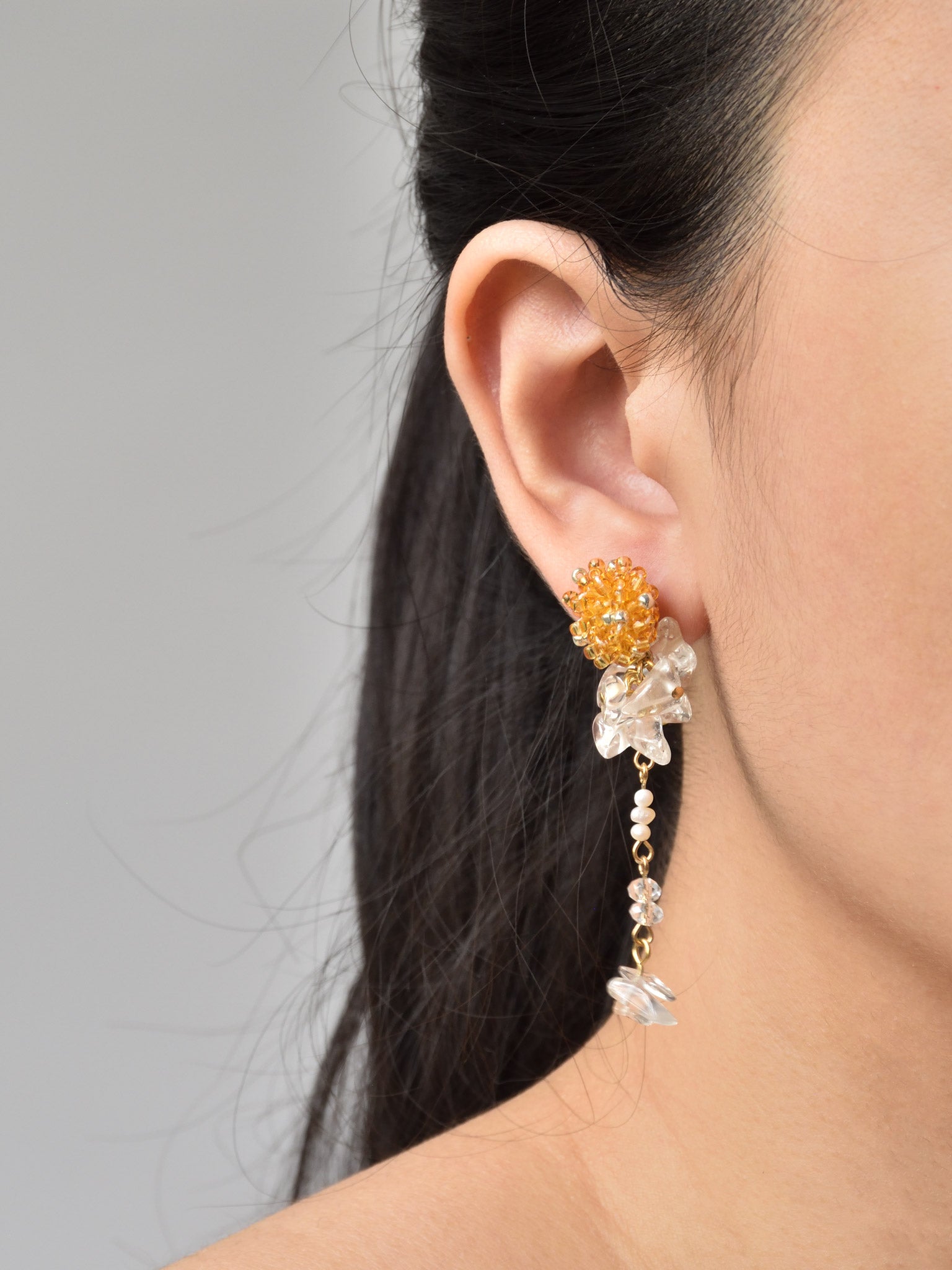 Dariyah Quartz Mismatched Earrings in Topaz Model