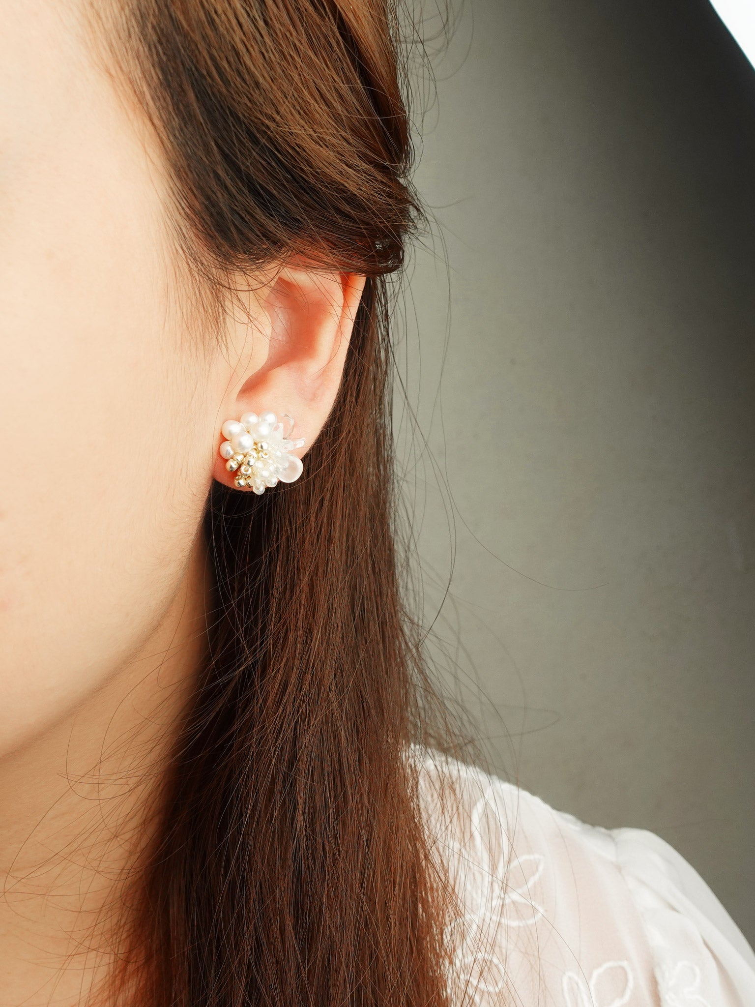 Diana Stud Earrings in Gold Model