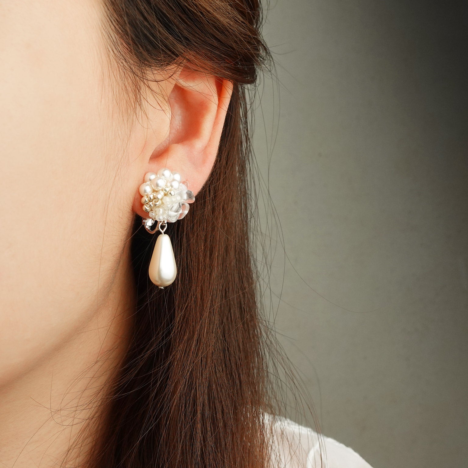 Diana Teardrop Mariota Clip-on Earrings in Ivory Model