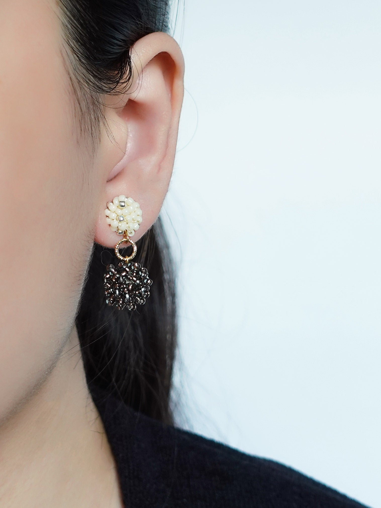 Larissa Stars Earrings in Umber Model