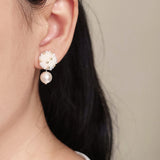 Mariota Star Dust Earrings Model