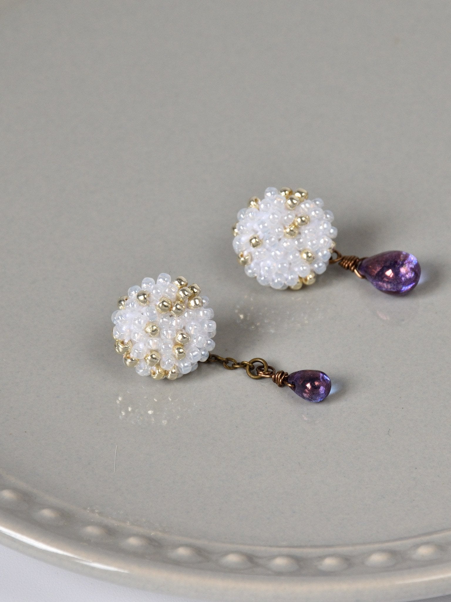 Shizuku Poise Teardrop Glass Mismatched Drop Earrings Detail