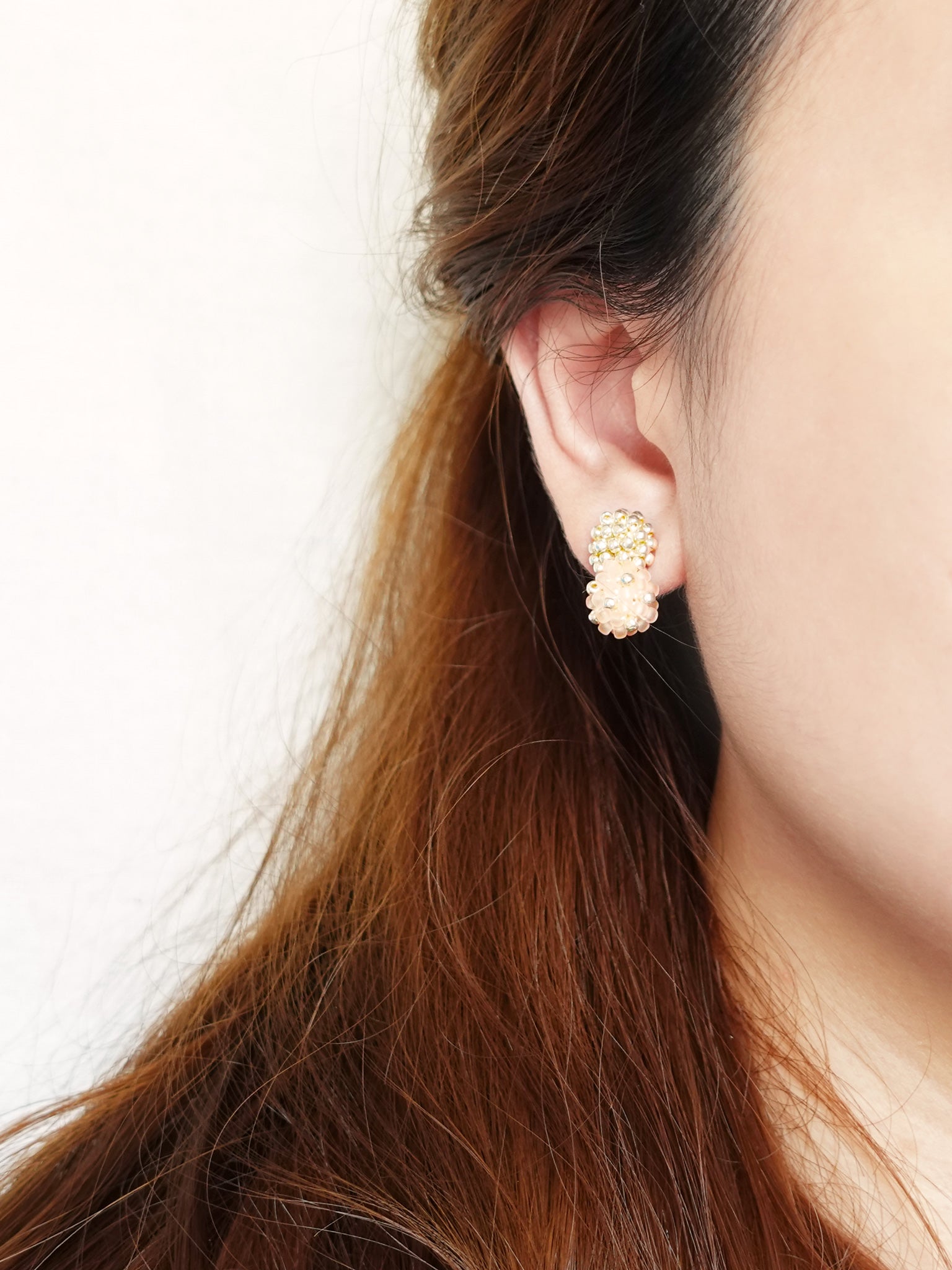 Rachel Stud Earrings in Peach Model