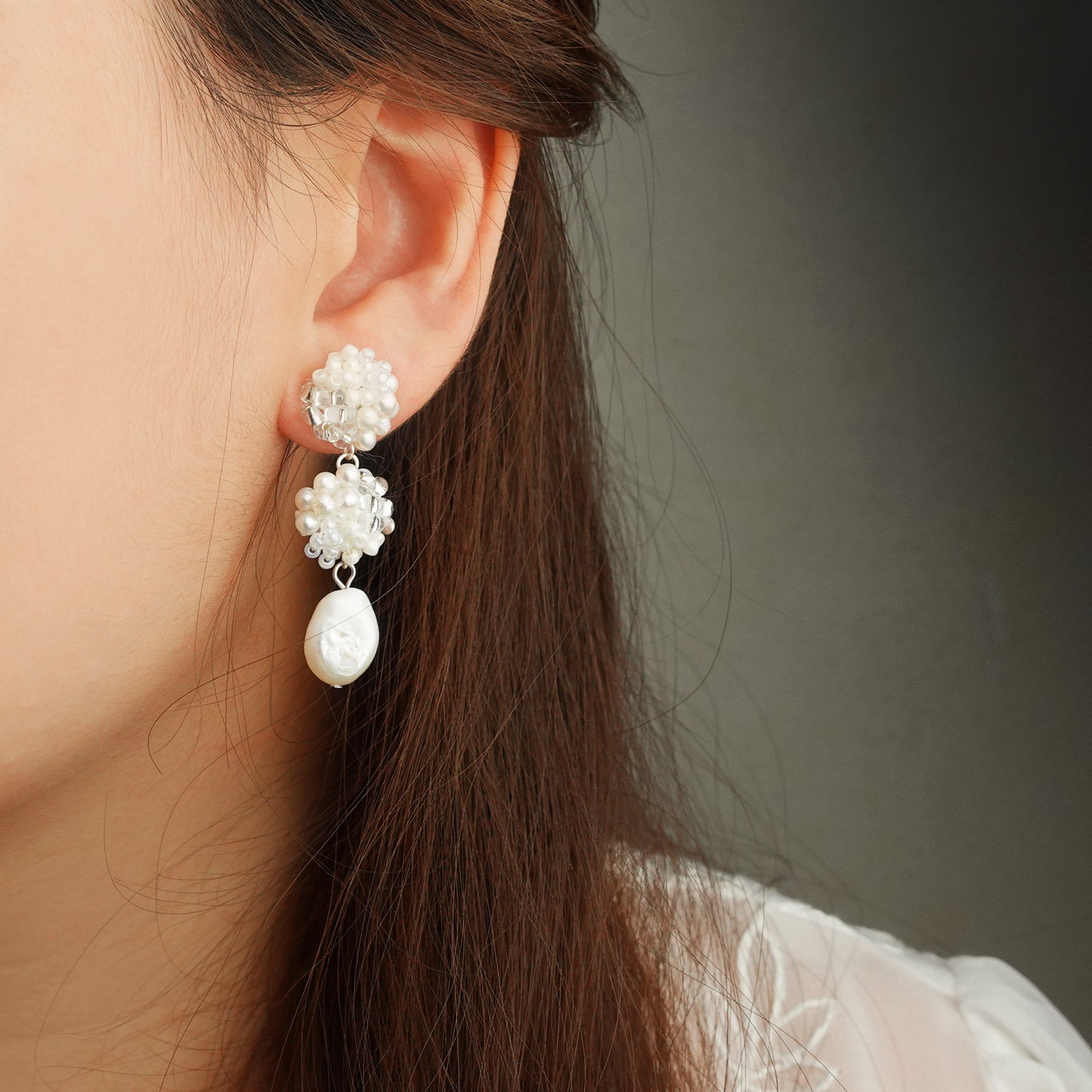 Richele Marshmallow Earrings Model