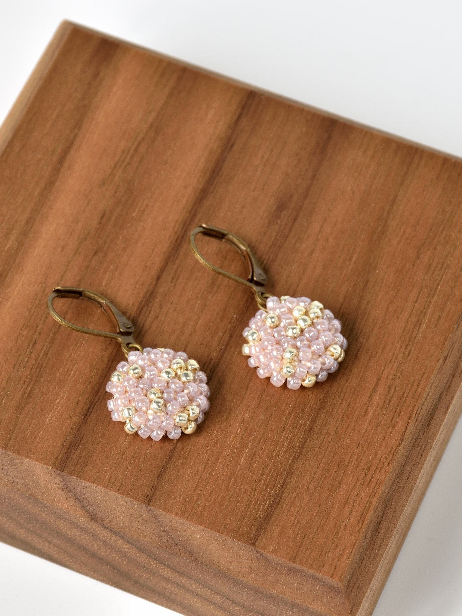 Beads Star Dust Delica Drops Earrings in Purple Top