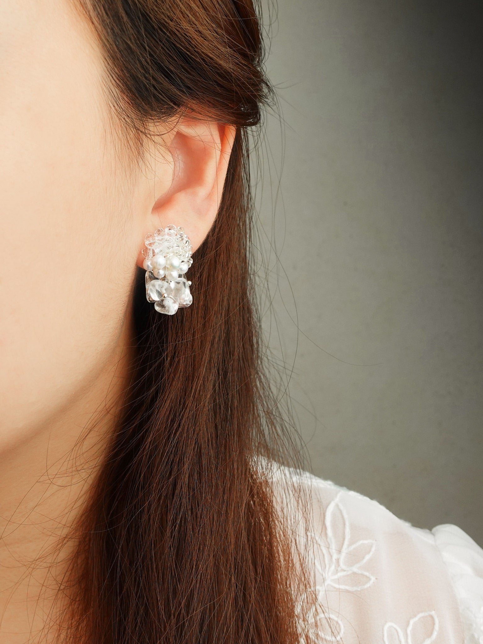 Tatiana Quartz Earrings in Silver Model
